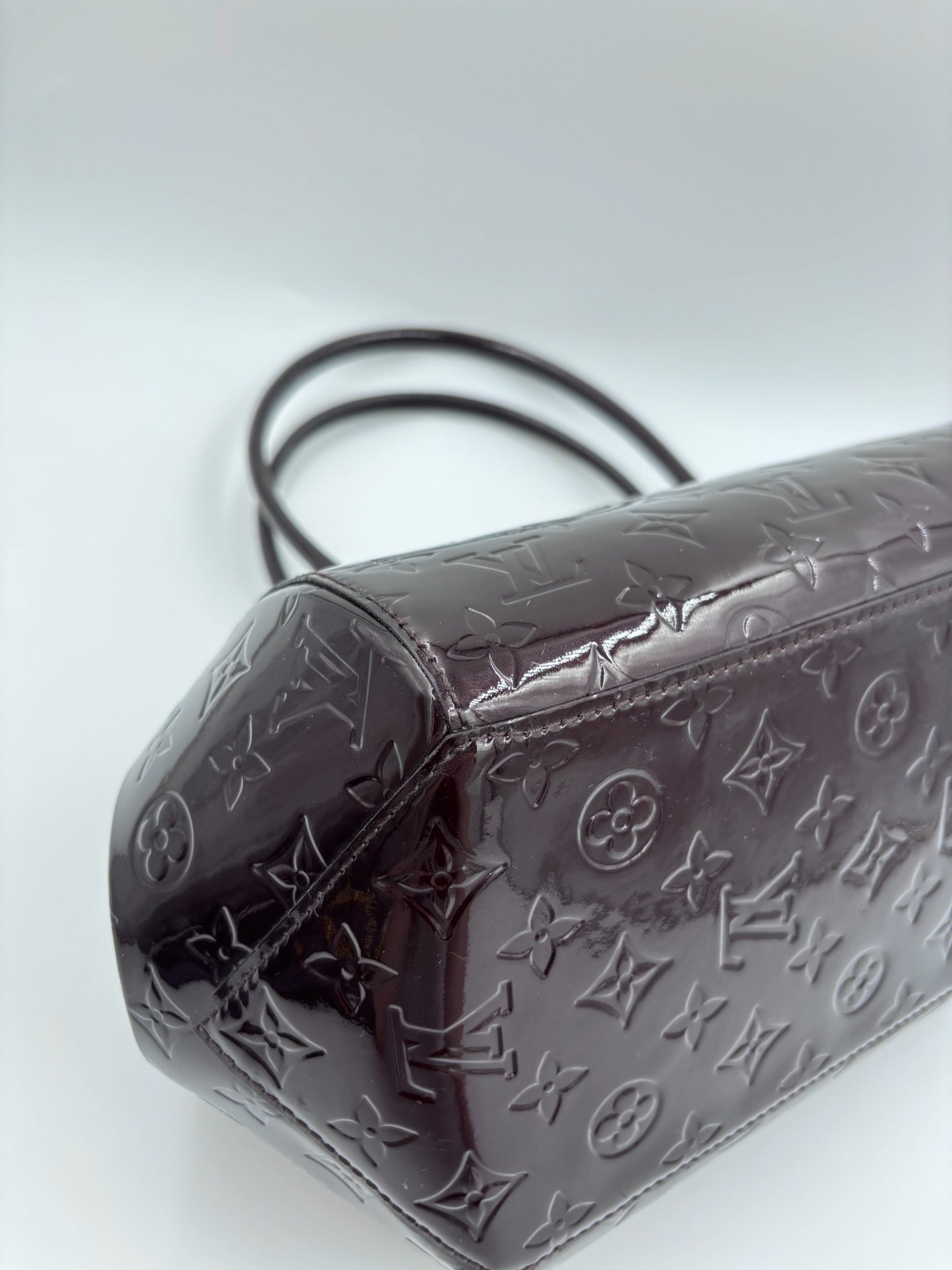 Pre-owned Louis Vuitton Sherwood PM Amarante Monogram Vernis - Authenticated