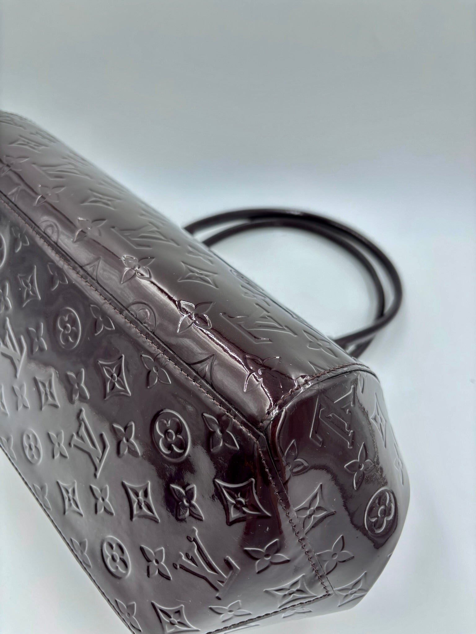 Pre-owned Louis Vuitton Sherwood PM Amarante Monogram Vernis - Authenticated