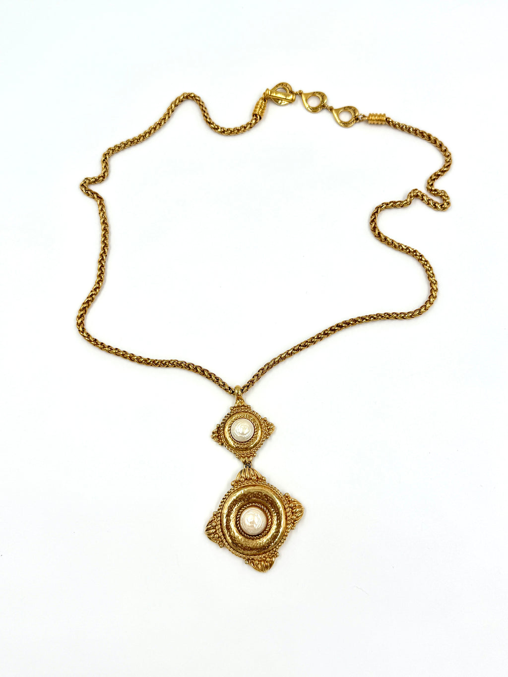 Pre-Owned Yves Saint Laurent Gold Plate Faux Pearl Pendant Necklace - Authenticated