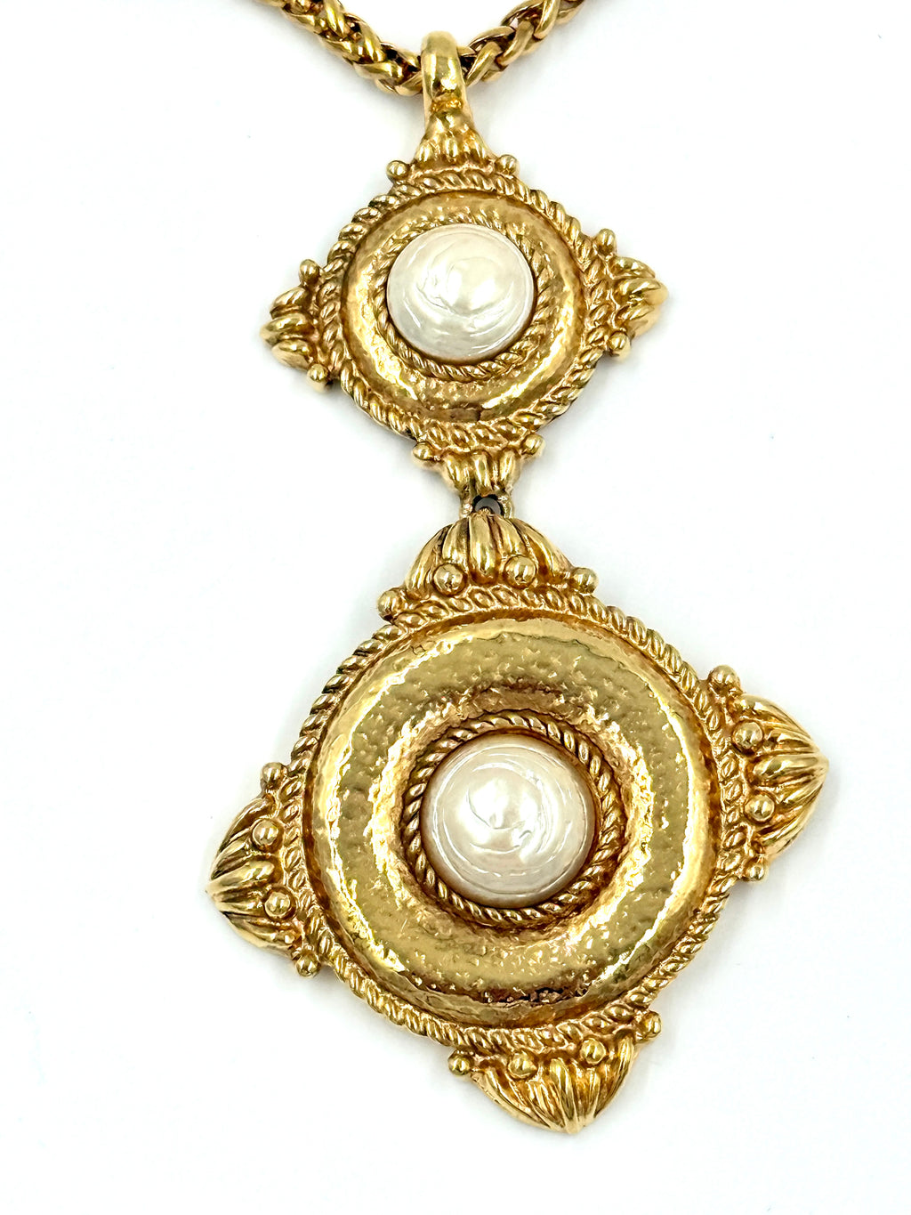 Pre-Owned Yves Saint Laurent Gold Plate Faux Pearl Pendant Necklace - Authenticated