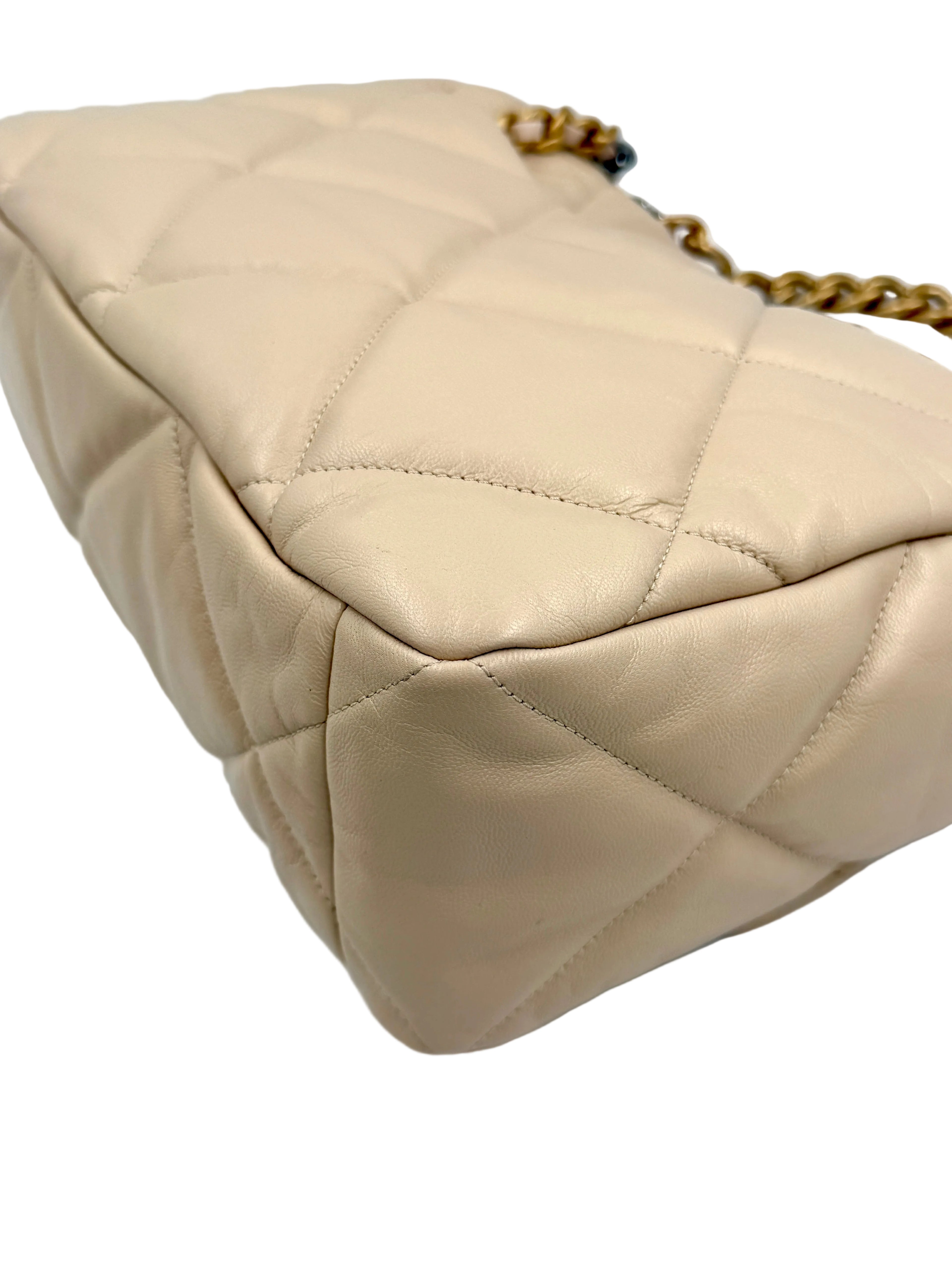 Pre-owned Chanel 19 Maxi Beige Goatskin Mixed Hardware - Authenticated