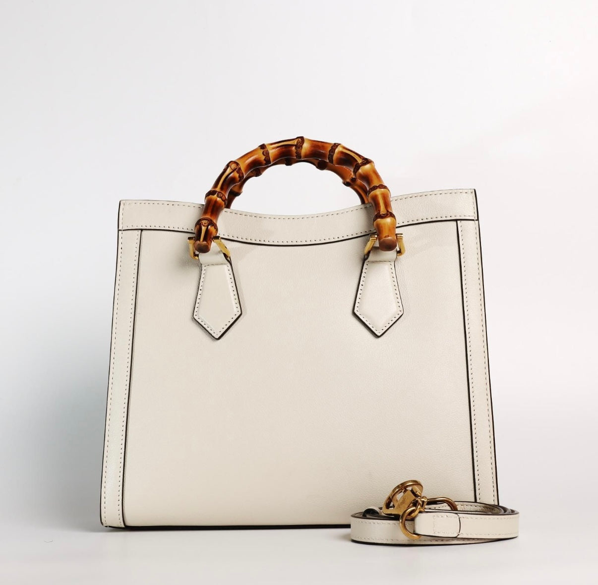 Pre-Owned Gucci Diana Bag Cream - Authenticated