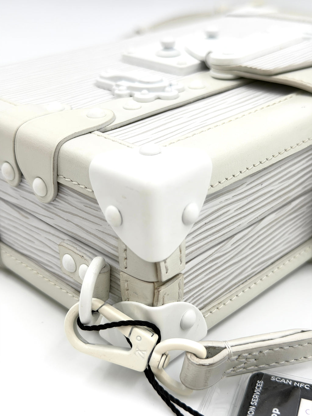 Pre-Owned Louis Vuitton Epi Monochrome White Petite Malle - Authenticated