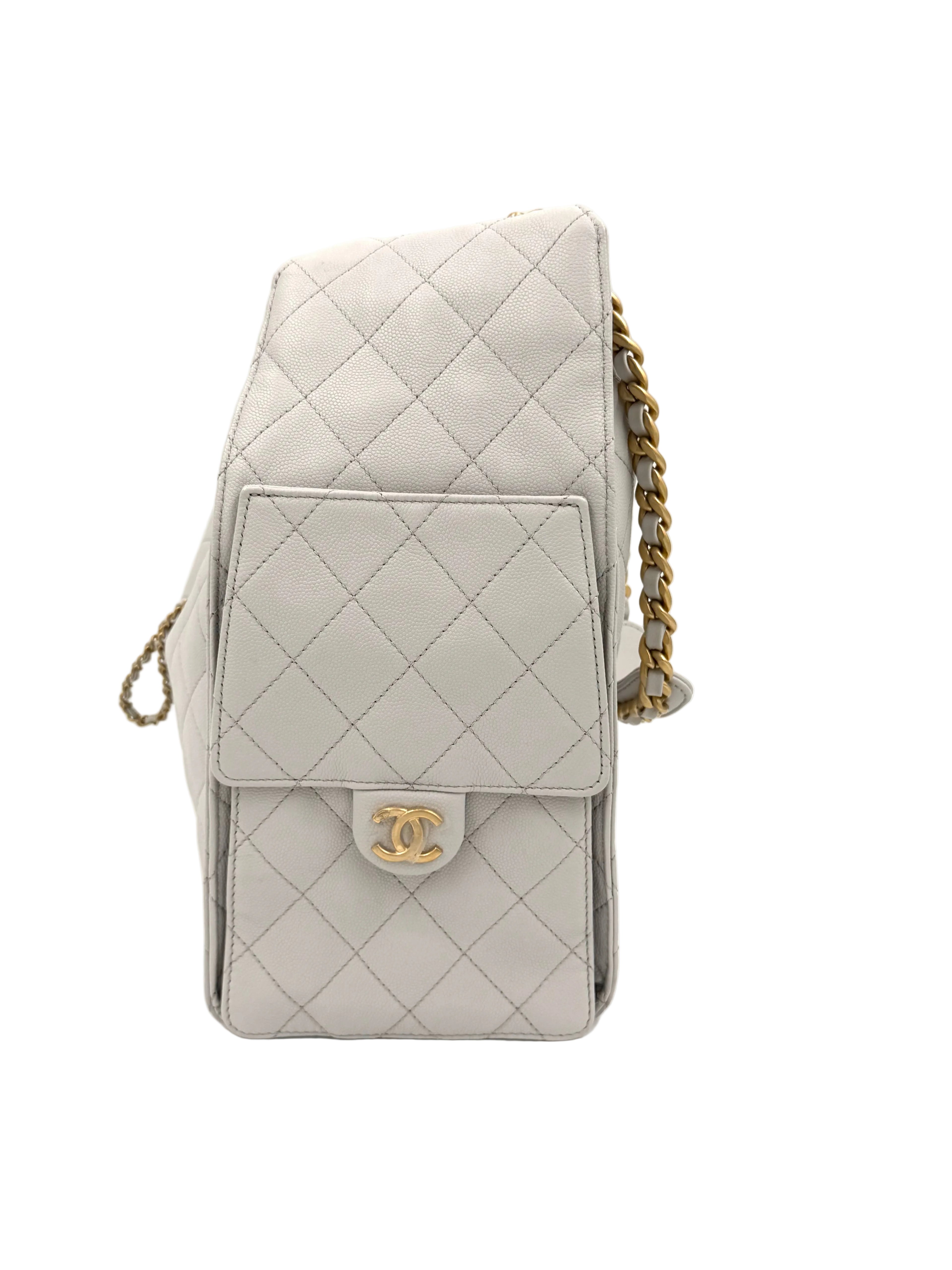 Pre-owned Chanel 25 Hobo Light Gray Caviar Leather Gold Hardware Medium - Authenticated