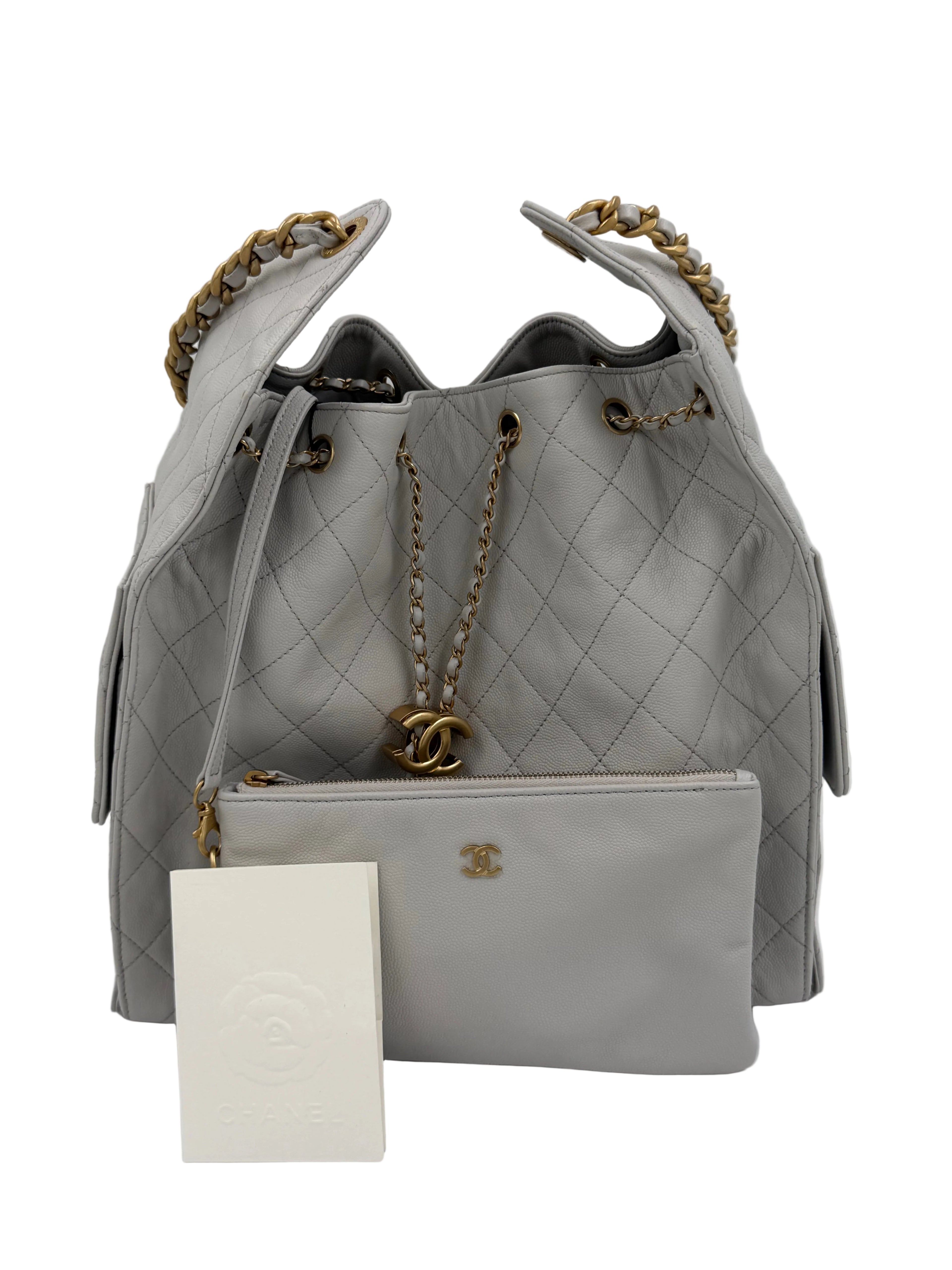 Pre-owned Chanel 25 Hobo Light Gray Caviar Leather Gold Hardware Medium - Authenticated