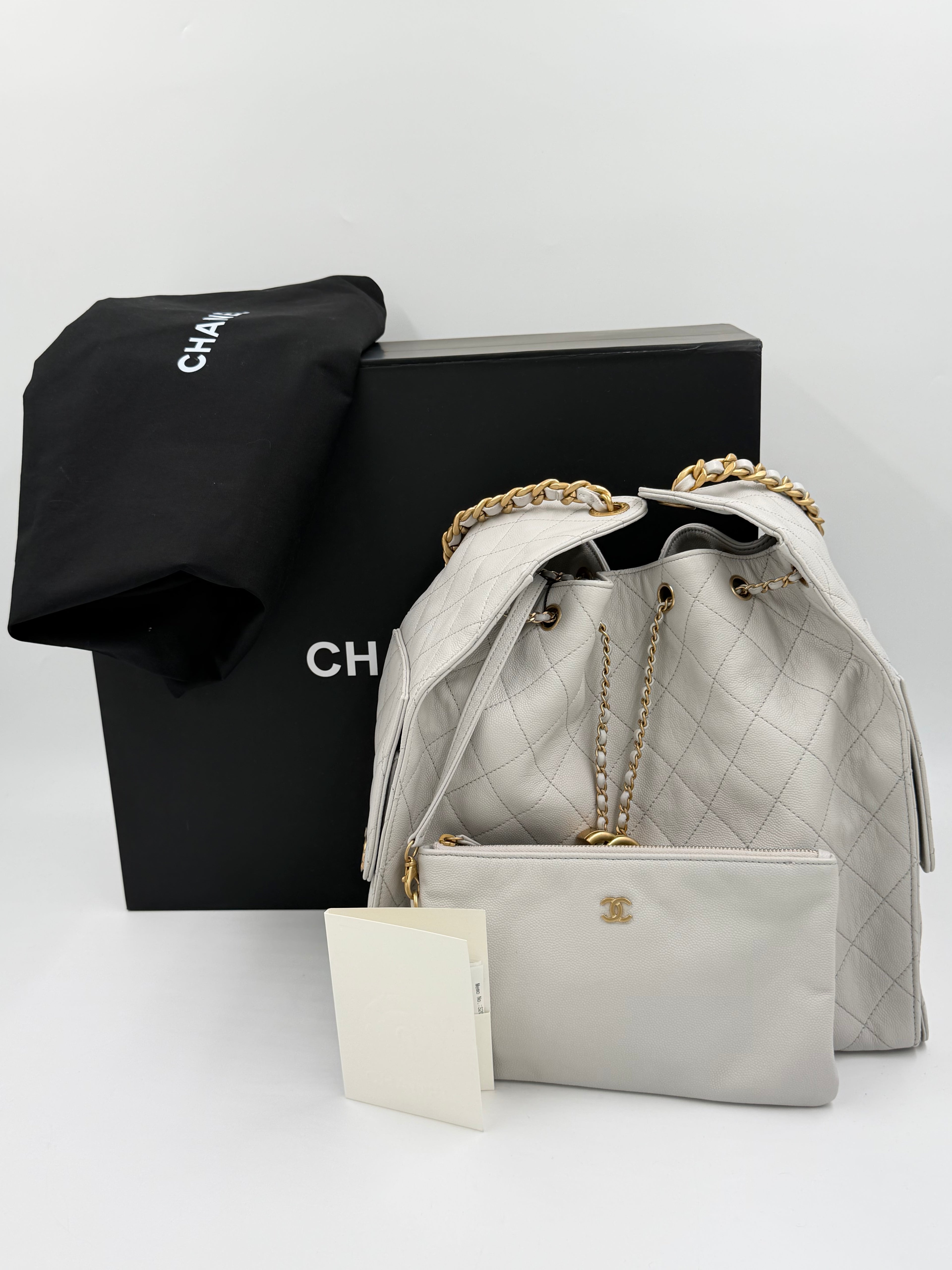 Pre-owned Chanel 25 Hobo Light Gray Caviar Leather Gold Hardware Medium - Authenticated