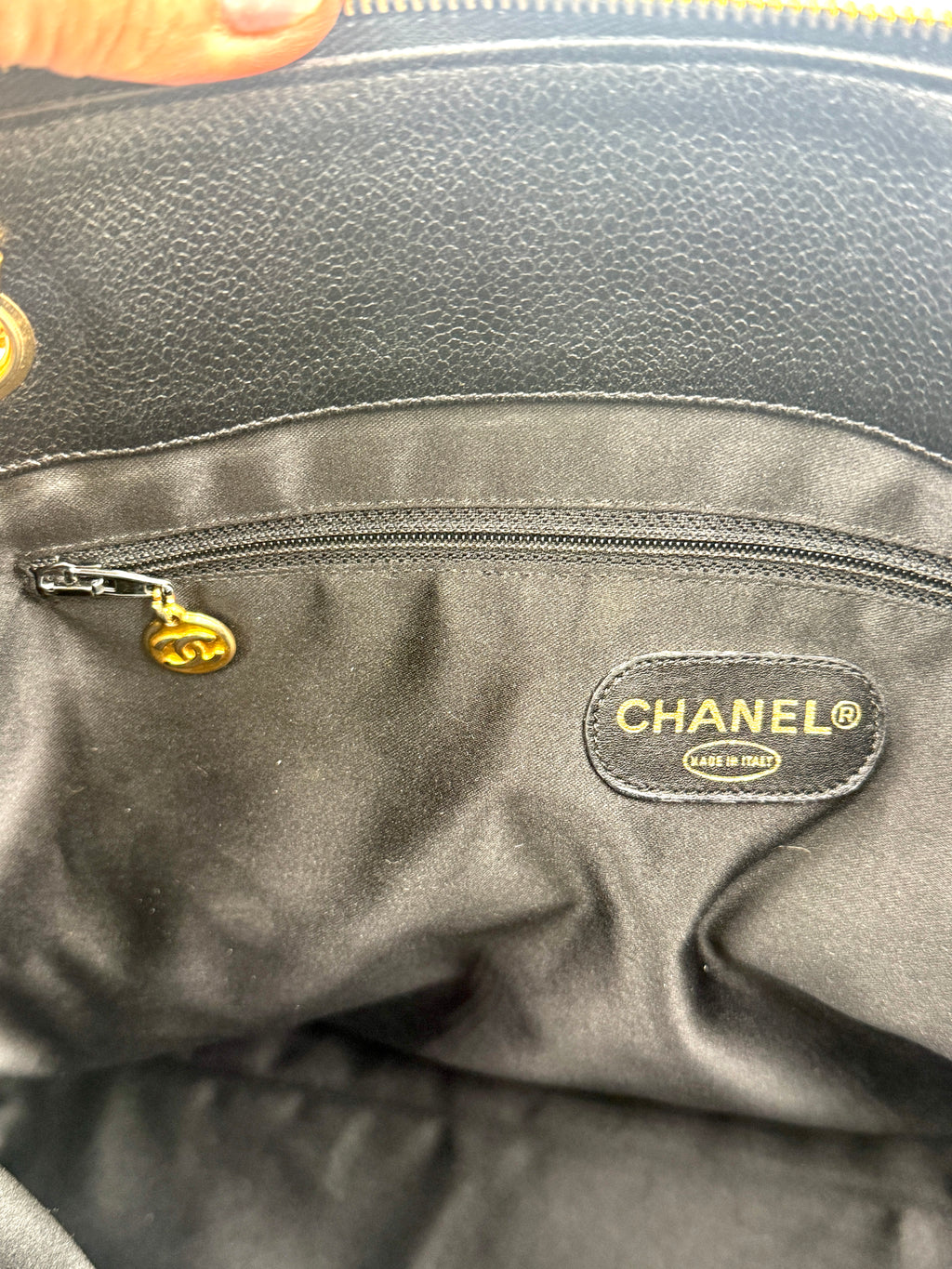 Pre-Owned Chanel Caviar Leather CC Shoulder Bag Series 3 1994-1996 - Authenticated