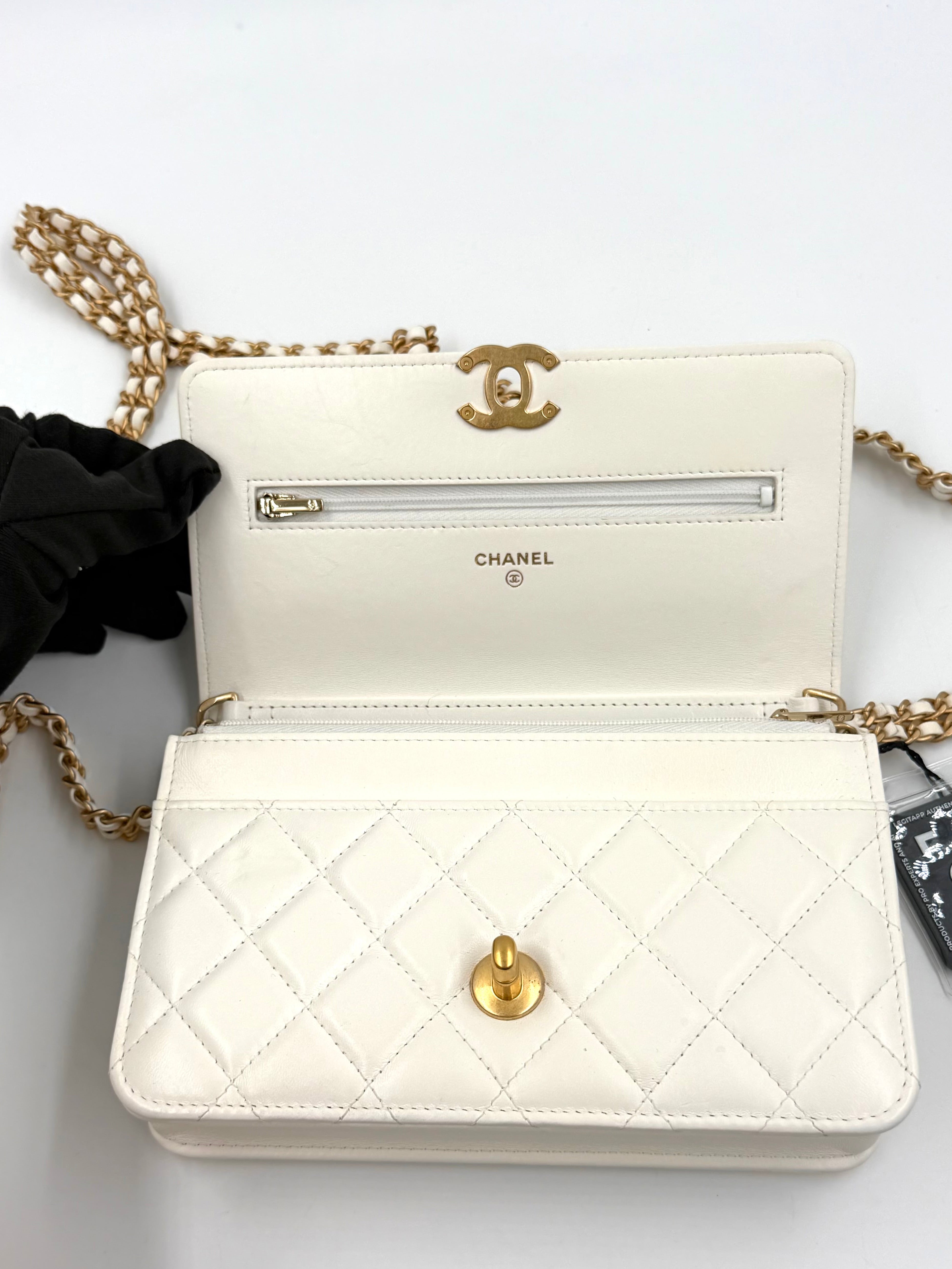 Pre-owned Chanel Lambskin Quilted Romance Wallet On Chain White Aged Gold Hardware - Authenticated