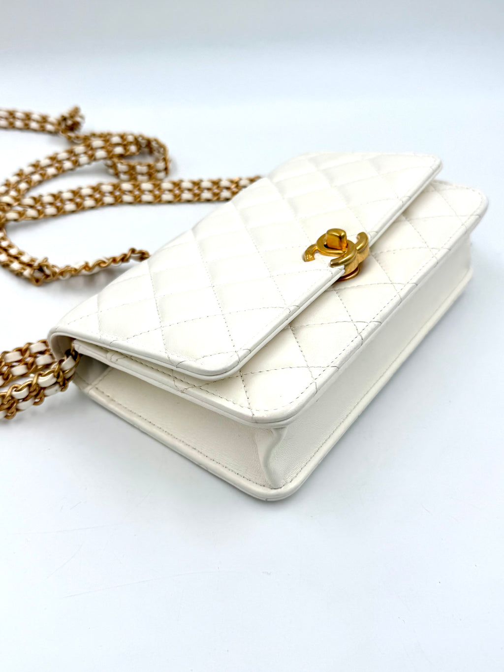 Pre-owned Chanel Lambskin Quilted Romance Wallet On Chain White Aged Gold Hardware - Authenticated