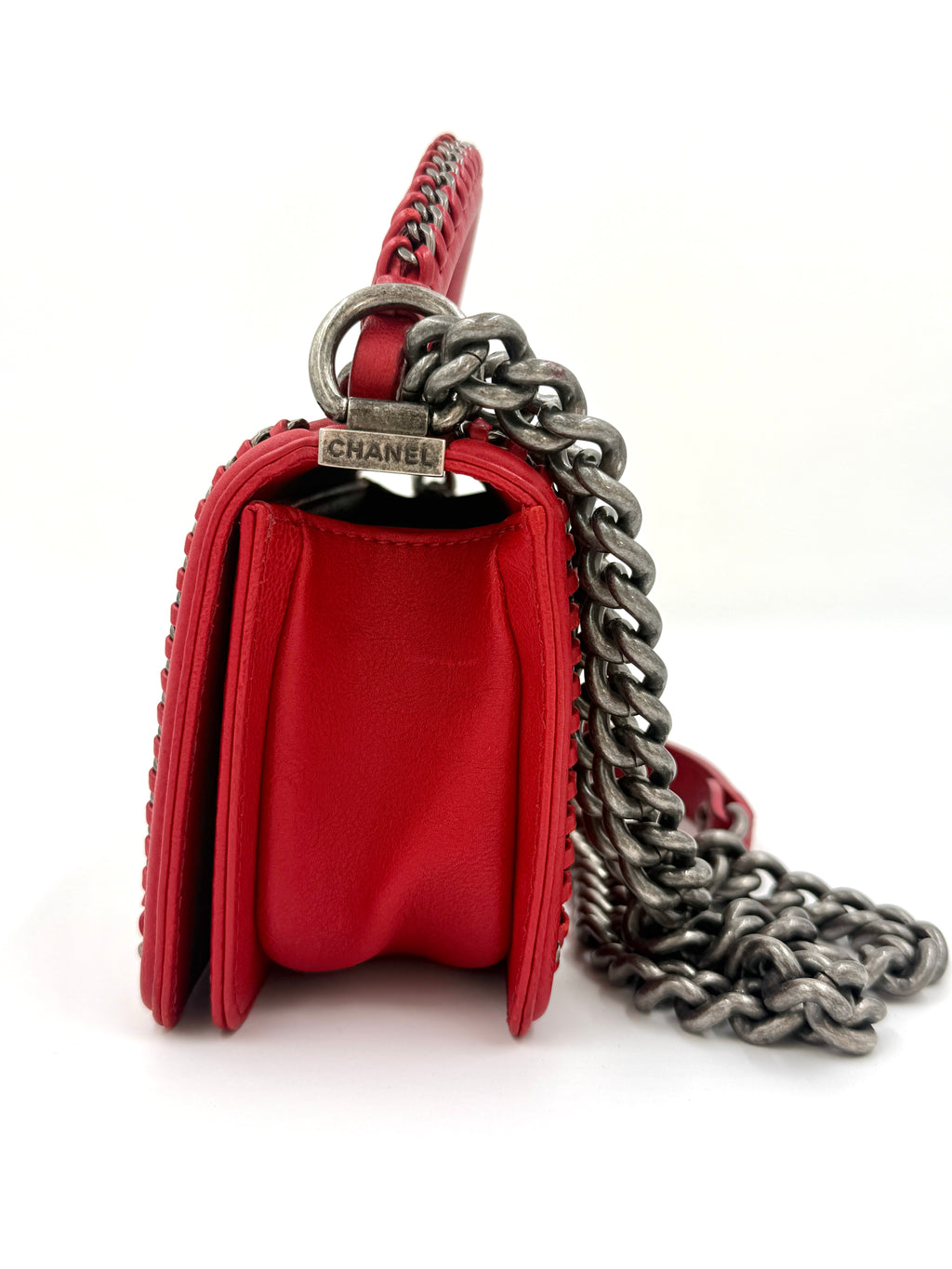 Pre-Owned Chanel Boy Bag Small Red Chain Top Handle Lambskin Series 23 2016-2017 - Authenticated