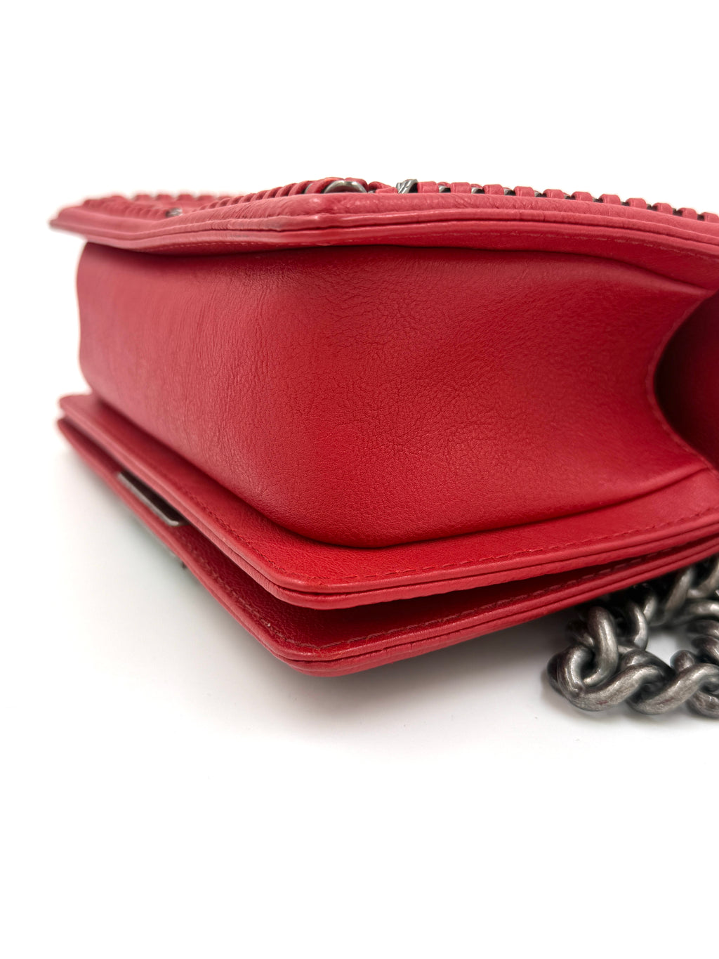 Pre-Owned Chanel Boy Bag Small Red Chain Top Handle Lambskin Series 23 2016-2017 - Authenticated