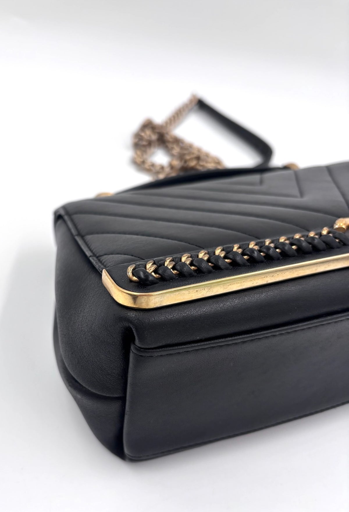 Pre-owned Chanel 2017-2018 Chevron Sheepskin Stitched Chain Top Handle & Crossbody Flap Satchel - Authenticated