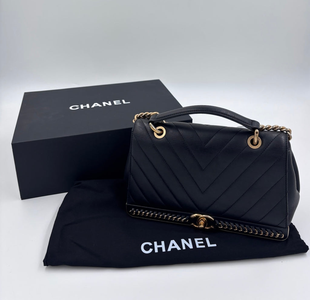 Pre-owned Chanel 2017-2018 Chevron Sheepskin Stitched Chain Top Handle & Crossbody Flap Satchel - Authenticated
