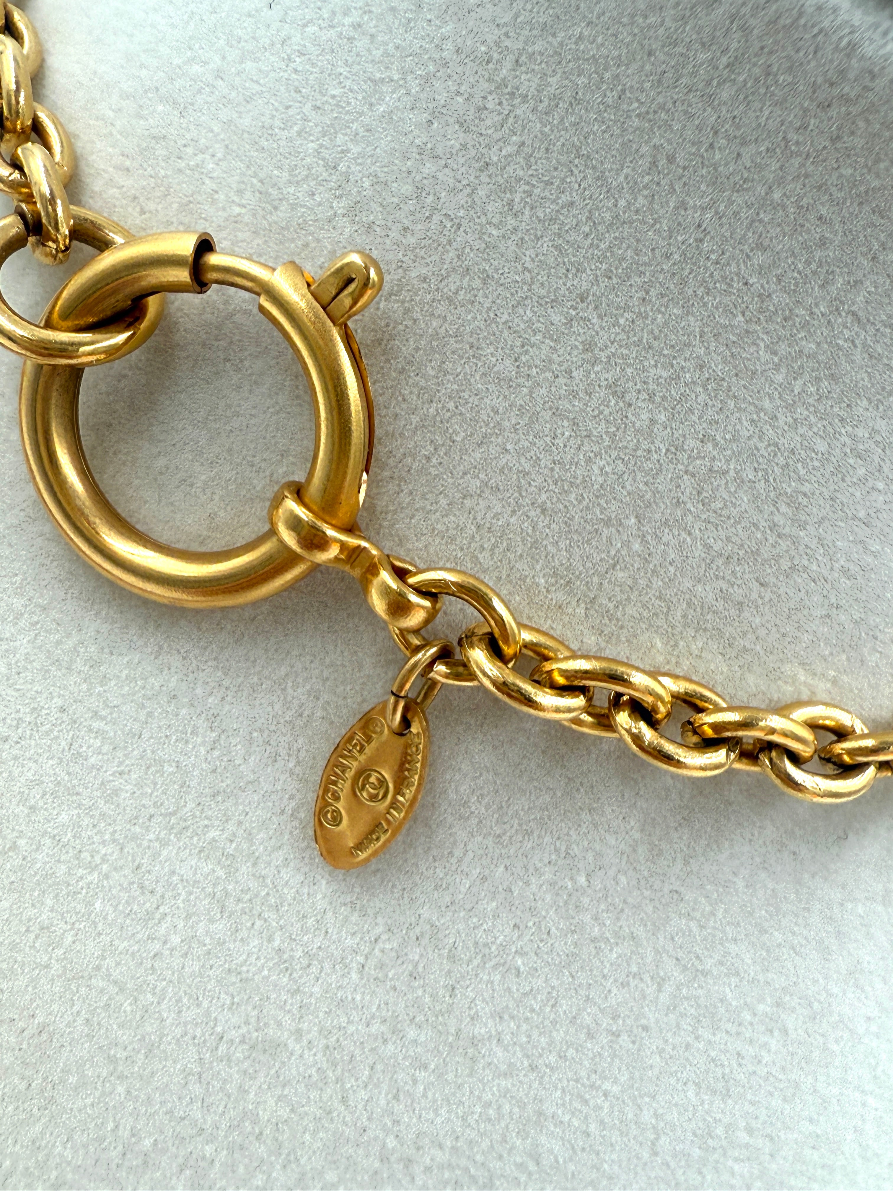 Pre-Owned Chanel Vintage Gold-Toned CC Pendant Necklace - Authenticated