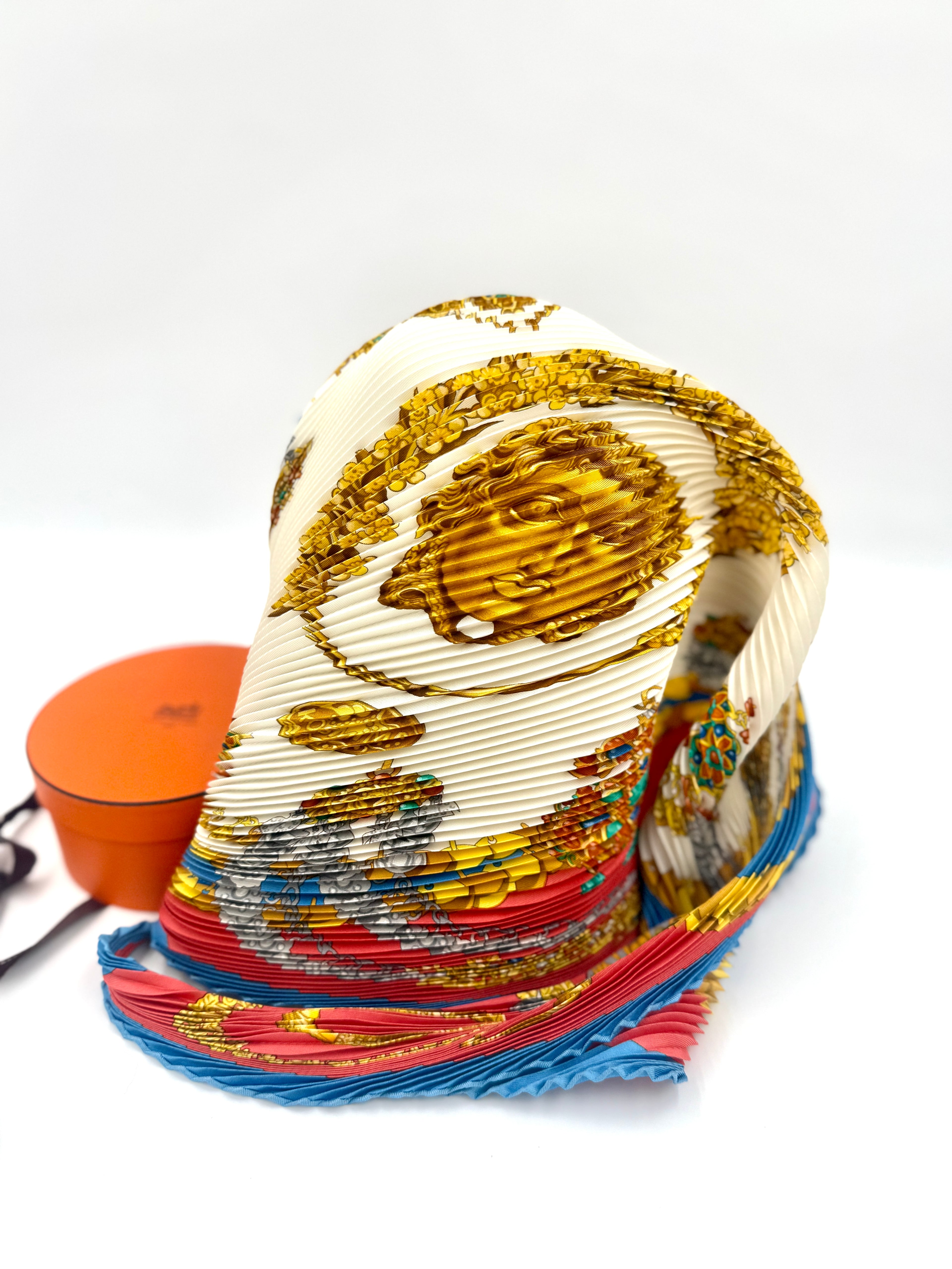 Pre-Owned Hermès Pleated Silk Scarf Grands Fonds