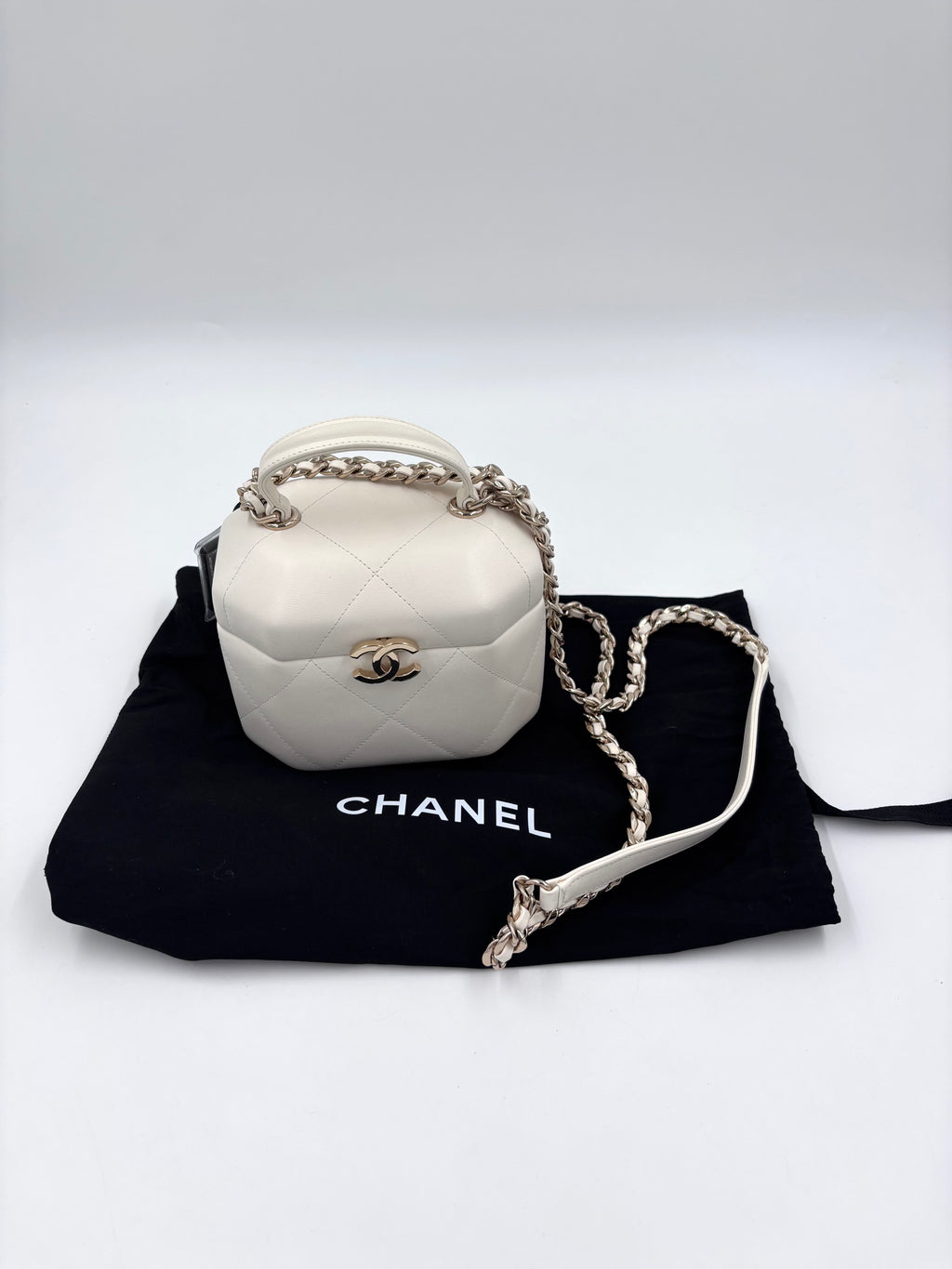 Pre-owned Chanel Vanity Case Small White Quilted Lambskin Top Handle Bag - Authenticated