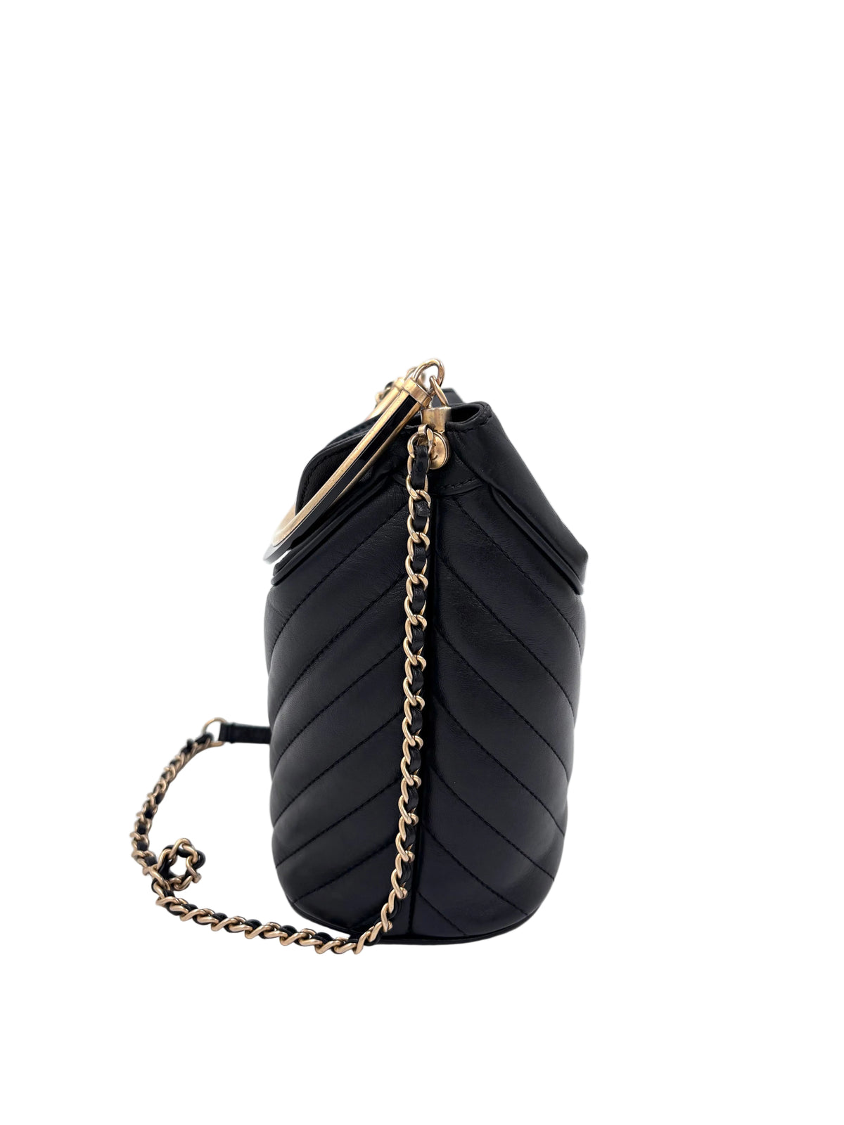 Pre-owned Chanel Handle with Chic Bucket Bag - Authenticated