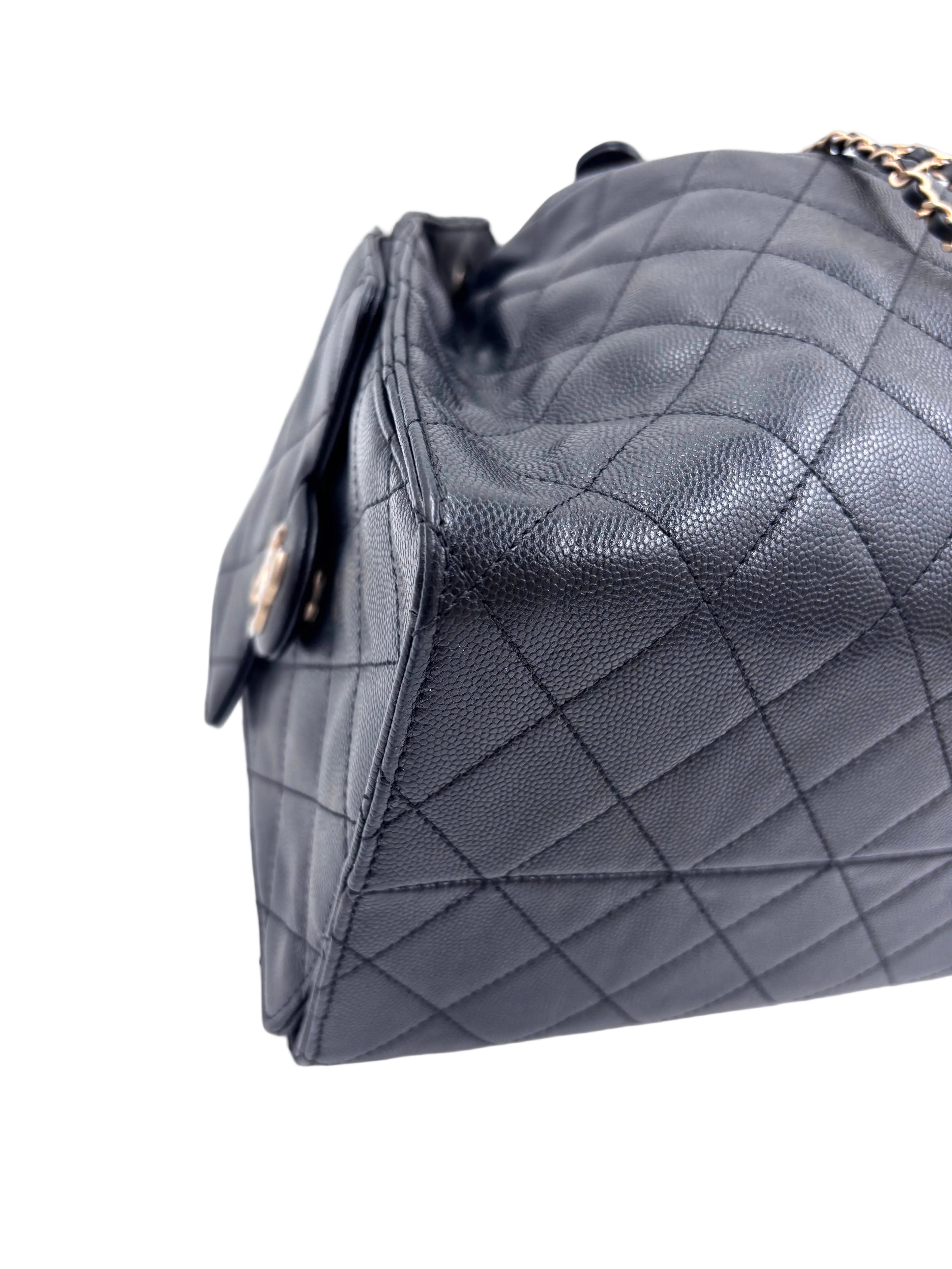 Pre-owned Chanel 25 Medium Black Caviar Leather Gold Hardware - Authenticated
