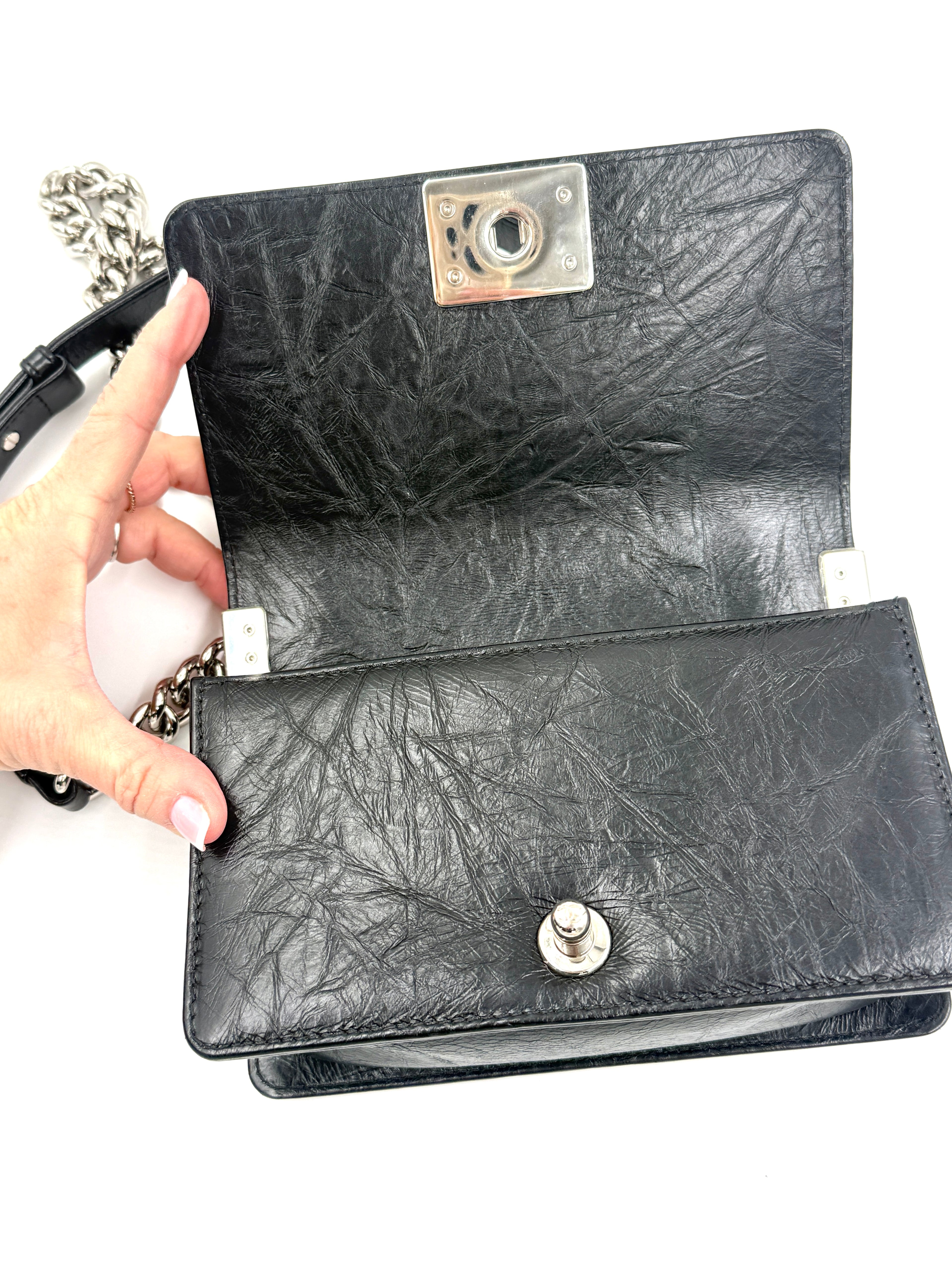 Pre-Owned Chanel Chain Around Boy Flap Bag Black Crinkled Calfskin  - Authenticated
