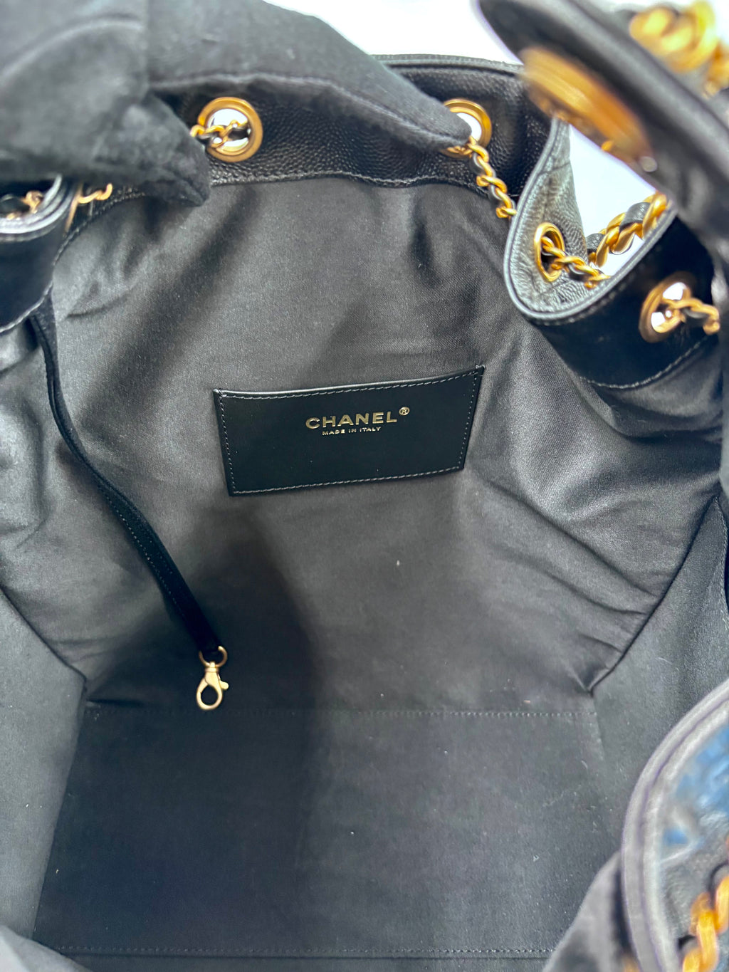 Pre-owned Chanel 25 Medium Black Caviar Leather Gold Hardware - Authenticated