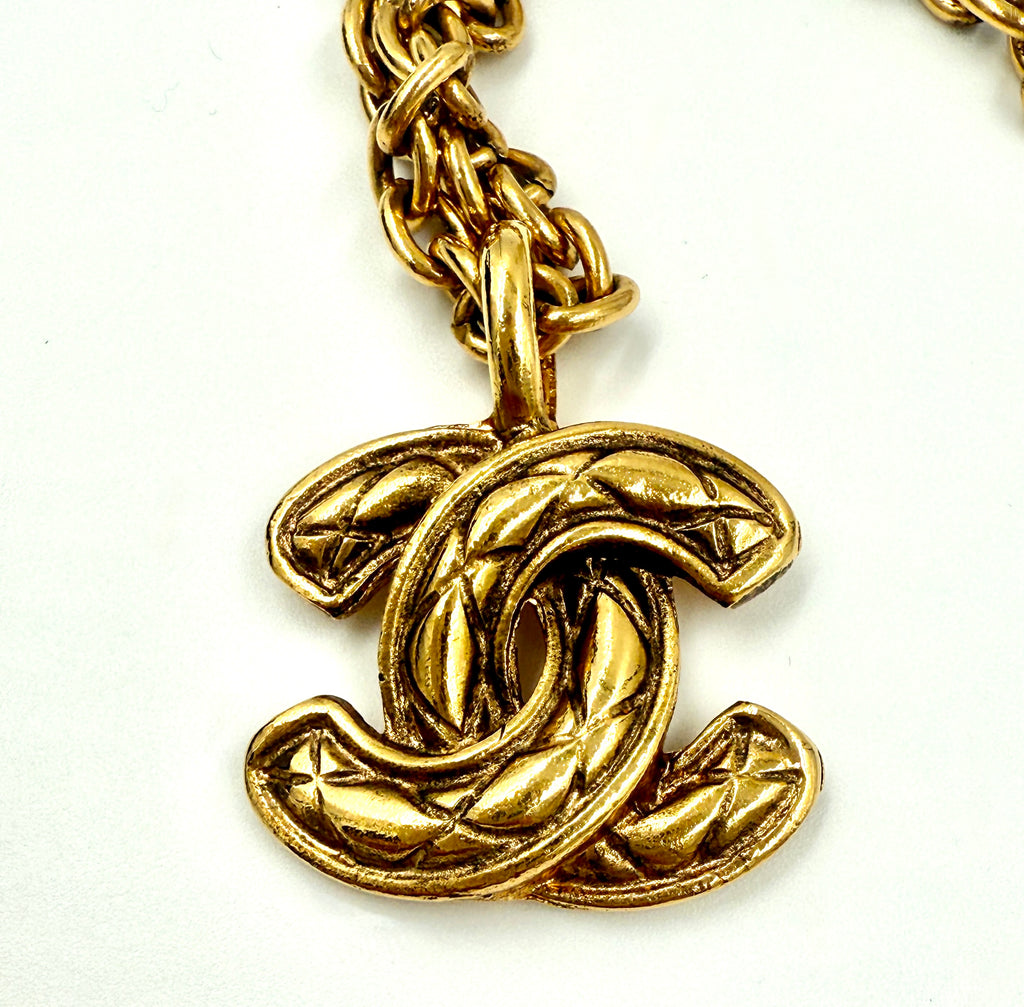 Pre-Owned Chanel Vintage Quilted CC Pendant Necklace - Gold Tone - Authenticated