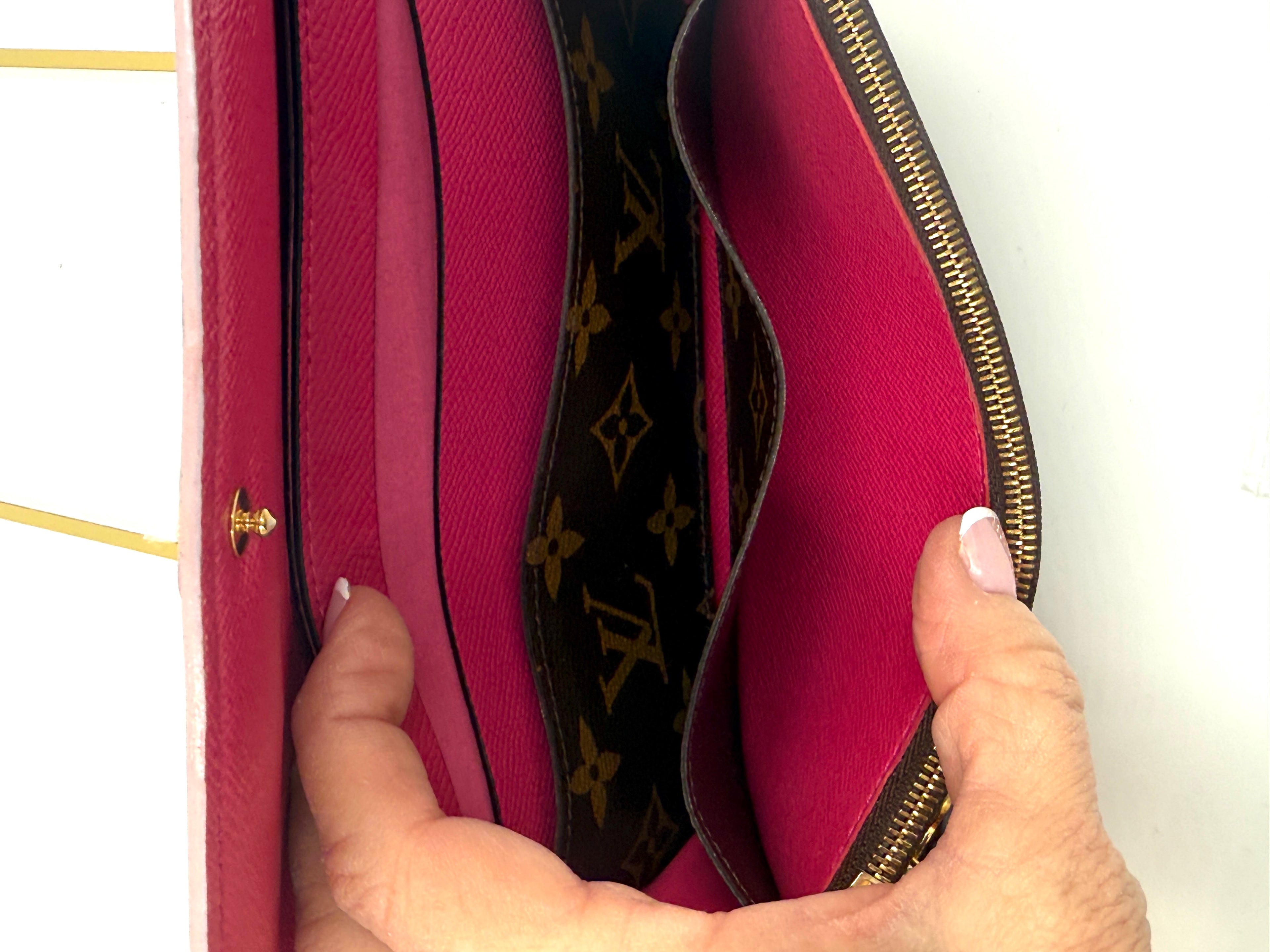 Pre-Owned LOUIS VUITTON Monogram Bloom Flower Emilie Wallet Chain and Insert - Authenticated