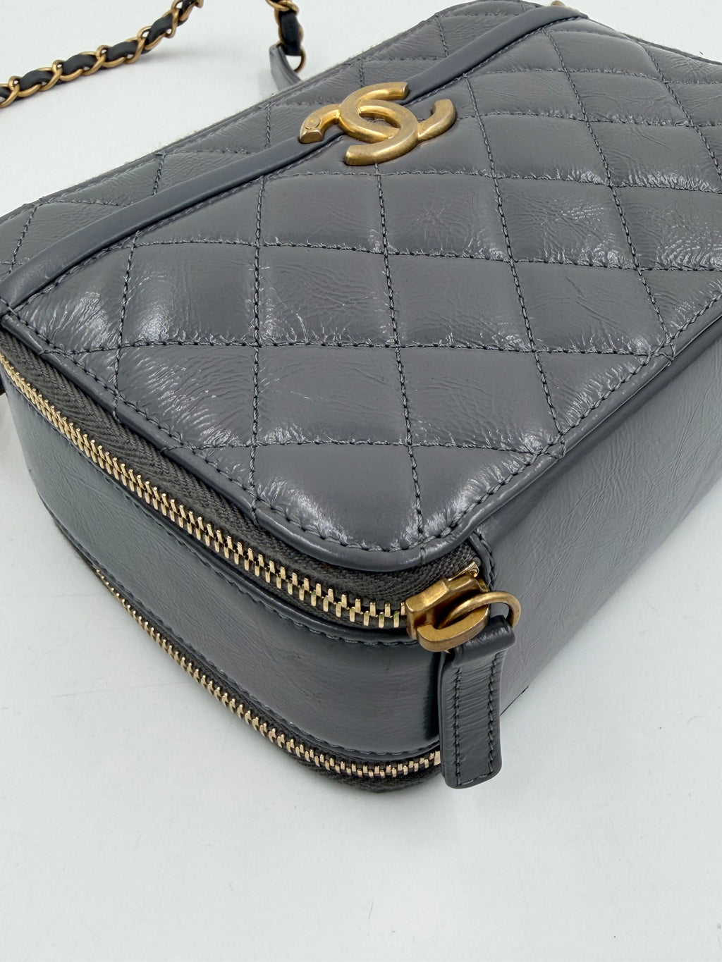 Pre-owned Chanel Shiny Gray Crumpled Calfskin Vanity Bag with Aged Gold Hardware - Authenticated