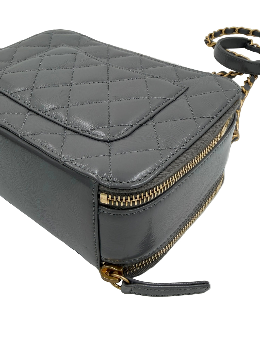 Pre-owned Chanel Shiny Gray Crumpled Calfskin Vanity Bag with Aged Gold Hardware - Authenticated