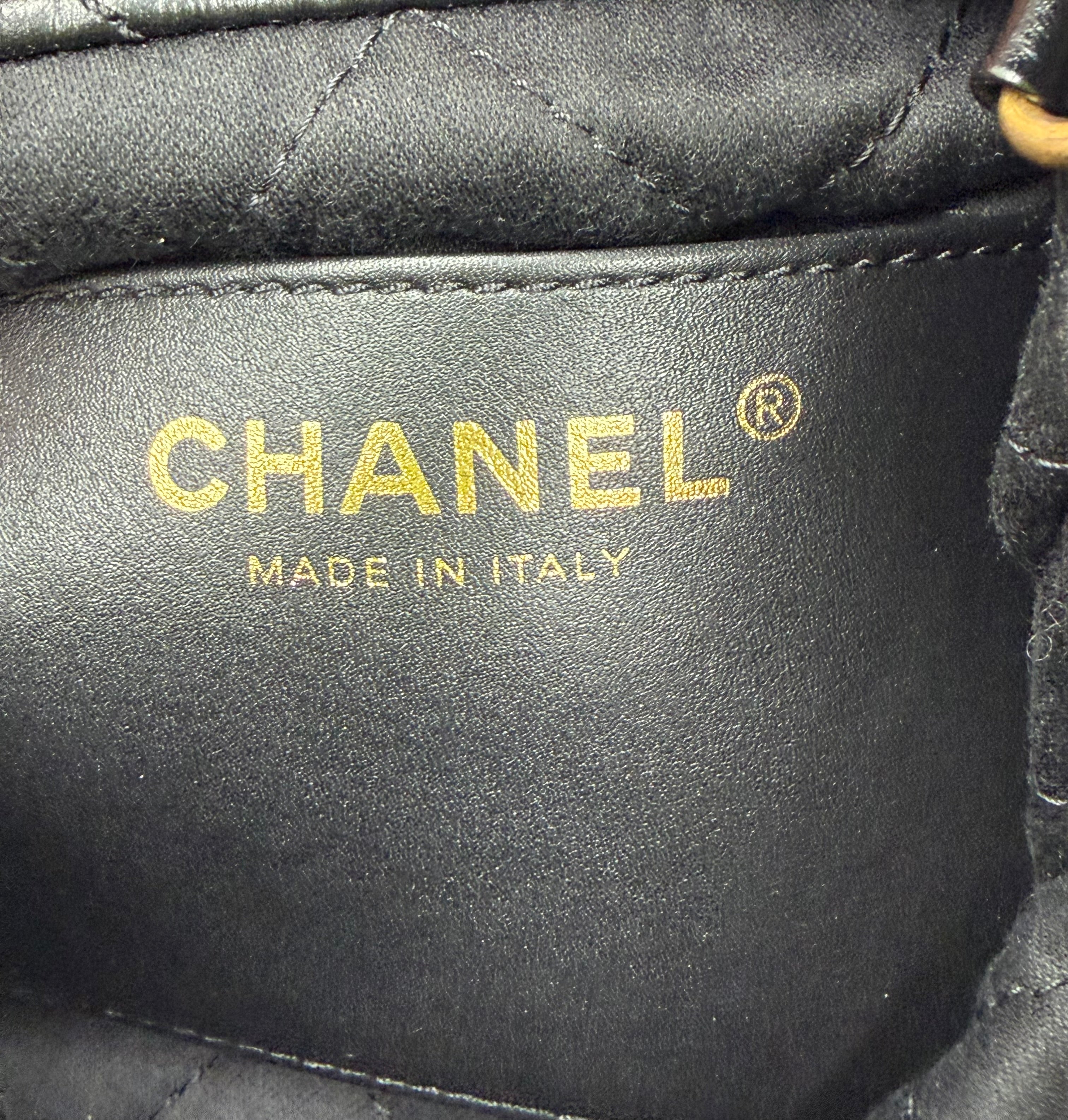 Pre-owned Chanel Shiny Calfskin Quilted Mini Chanel 22 Black Gold Hardware - Authenticated