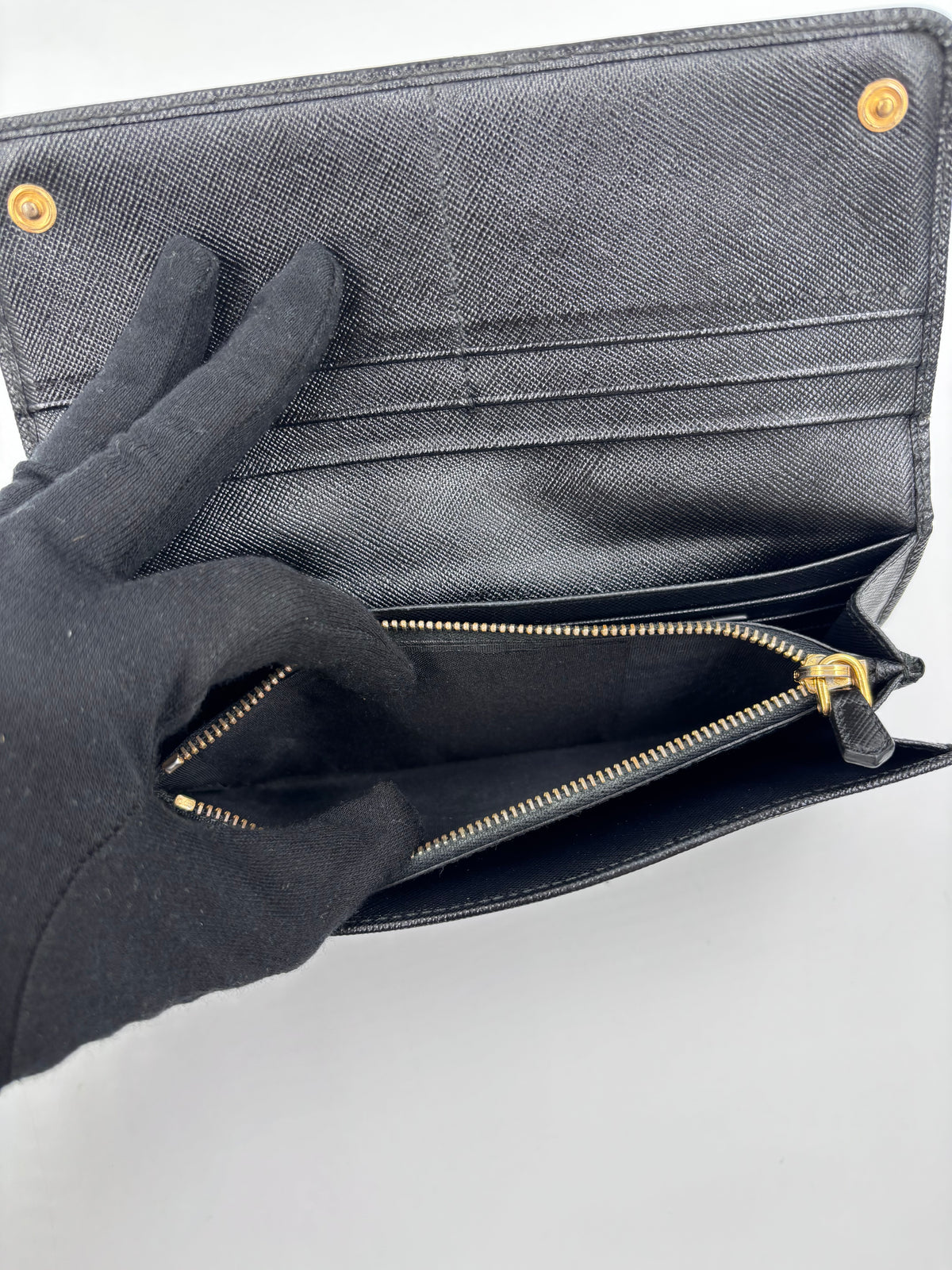 Pre-owned Prada Saffiano Leather Wallet in Black with Gold Hardware - Authenticated