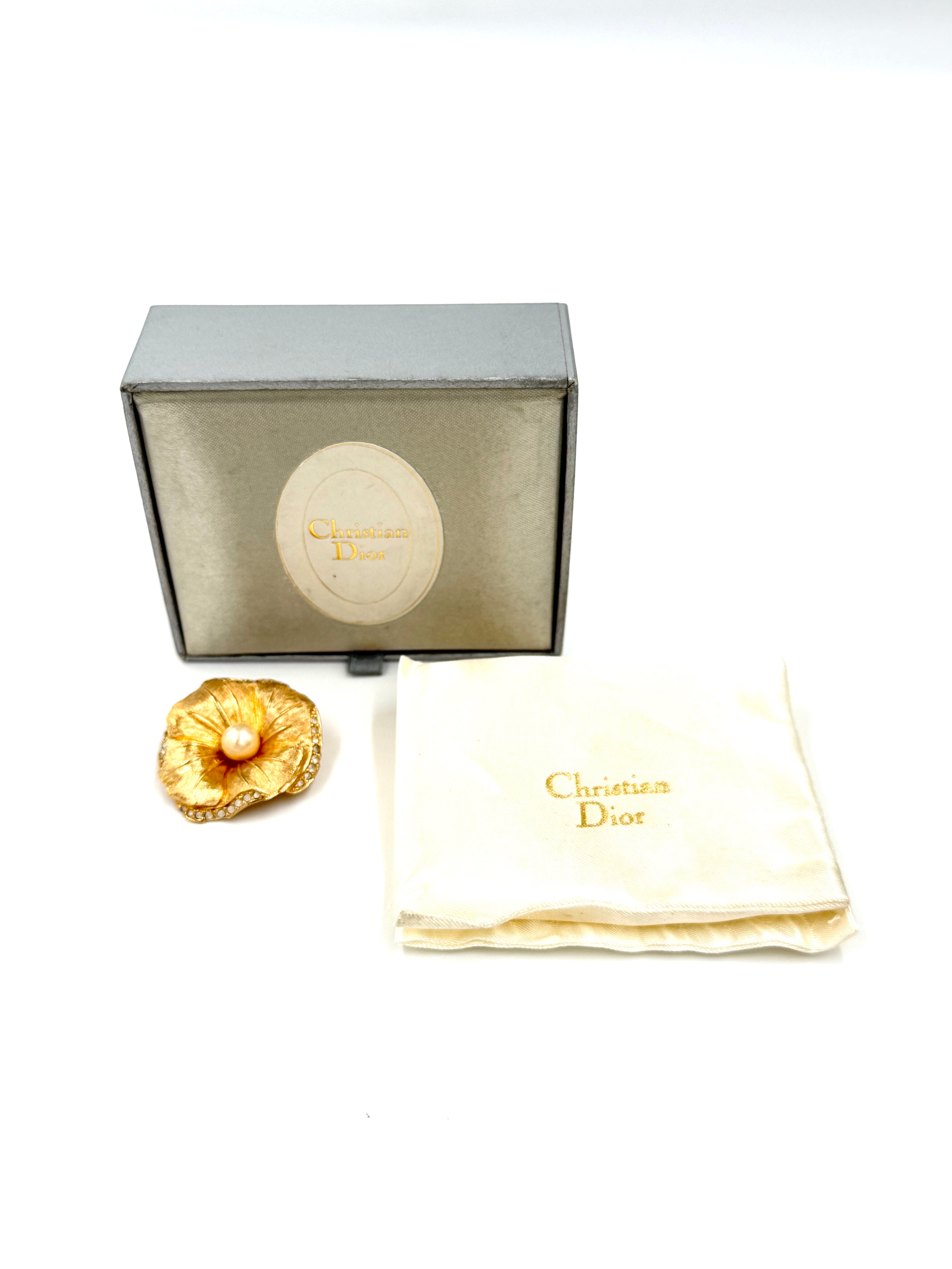 Pre-Owned Vintage Christian Dior Gold Plated Flower Brooch - Authenticated