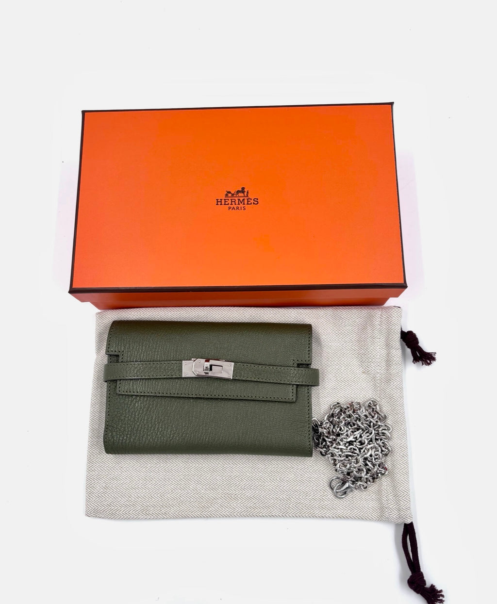 Pre-owned Hermès Kelly Wallet in Olive Green with Sliver Hardware - Authenticated