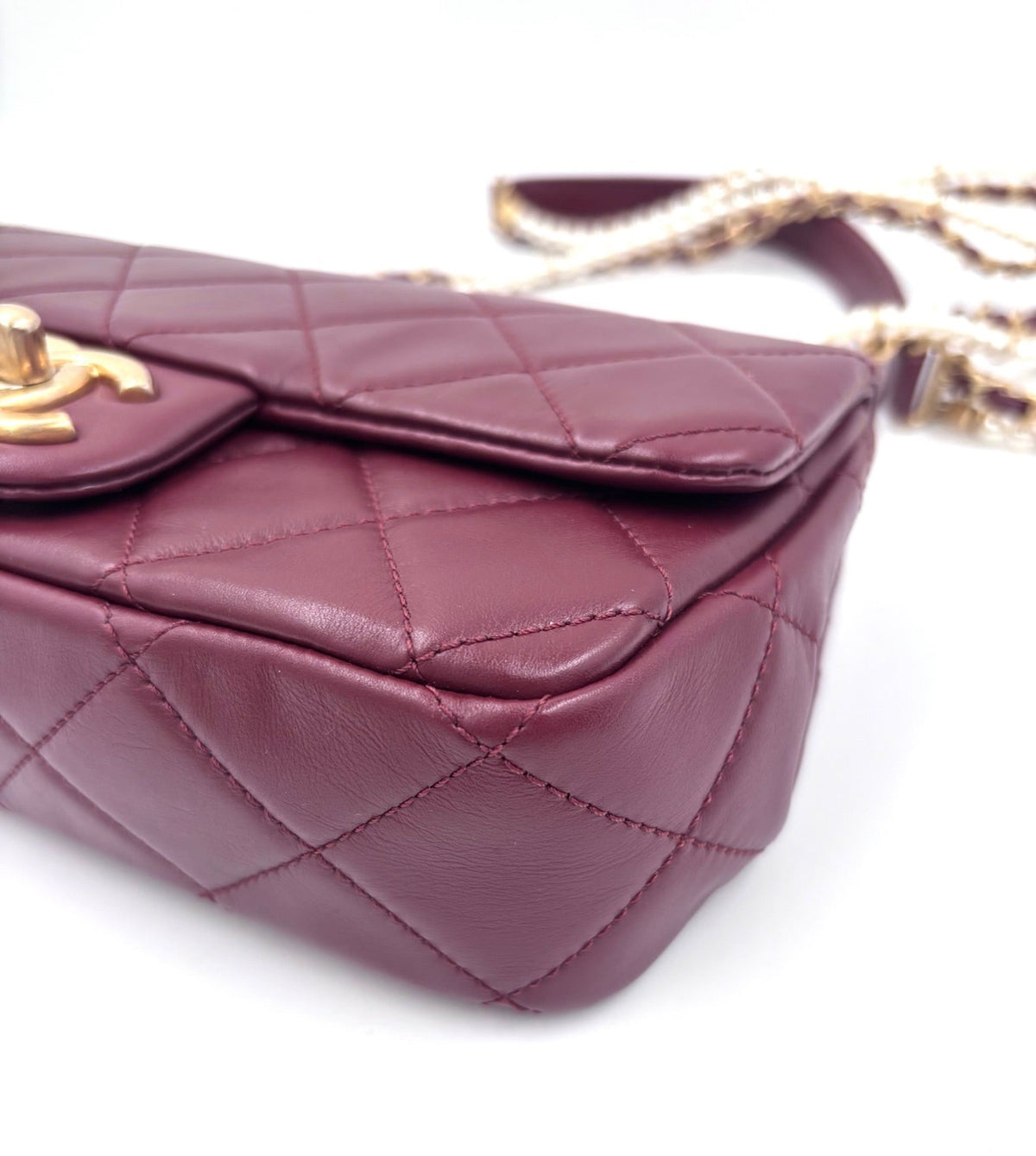 Pre-owned Chanel Burgundy Quilted Lambskin Flap Bag - Authenticated