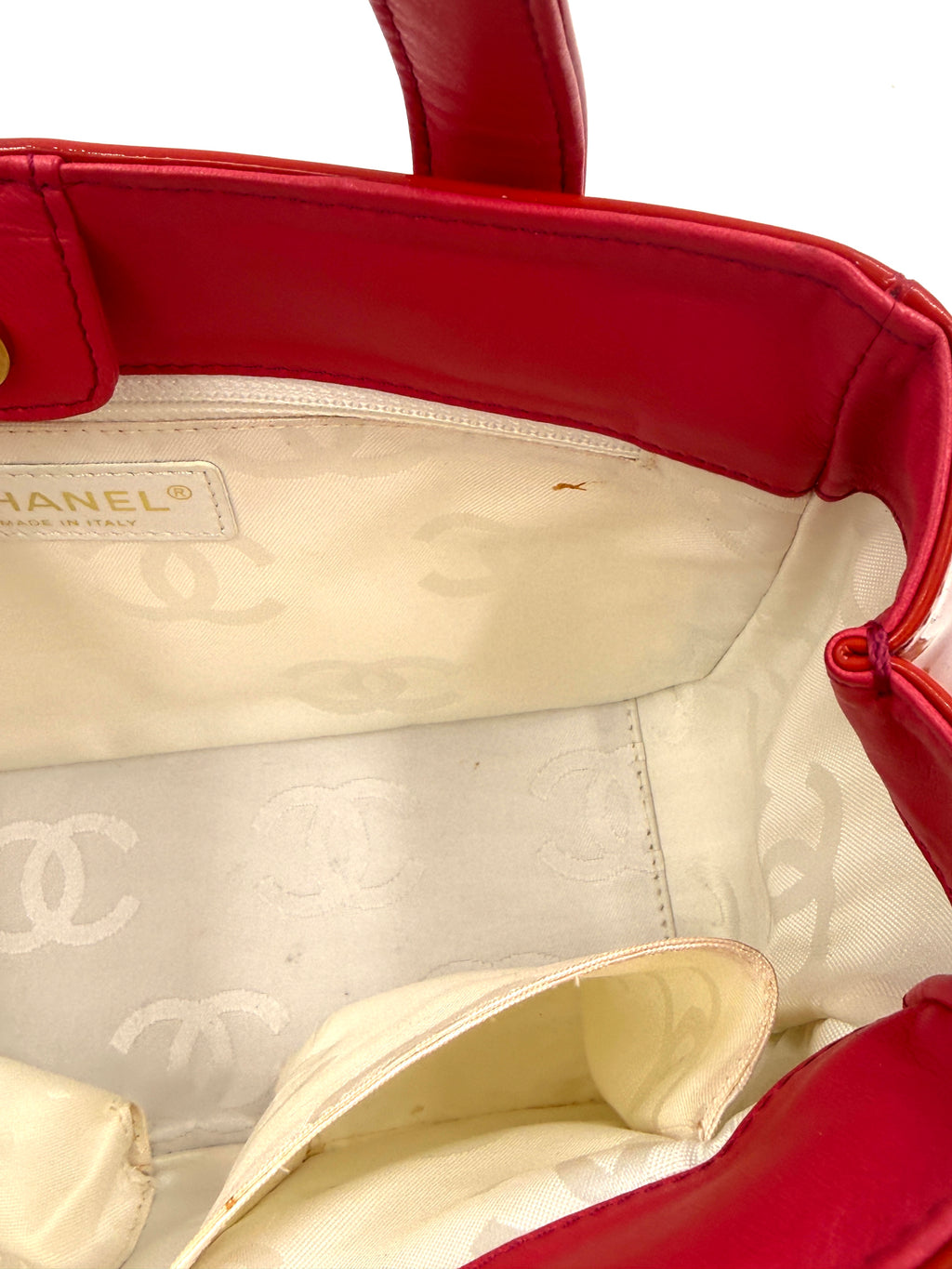 Pre-Owned Chanel Vintage Triple C Red Patent Leather Tote 2004-2005 Collection - Authenticated