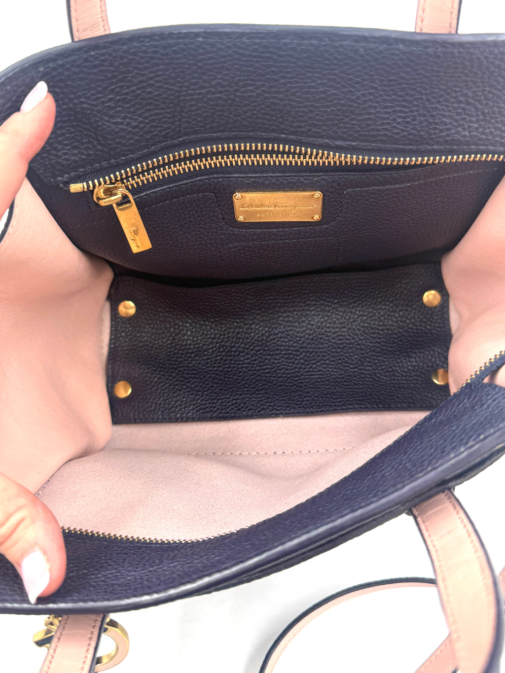 Pre-Owned Salvatore Ferragamo Navy Blue AMY Tote - Authenticated