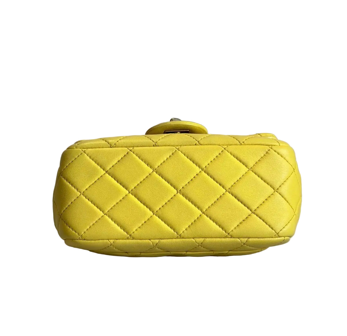 Pre-owned Chanel Yellow Leather Matelassé Handbag with Gem-Toned Charm Chain - Authenticated