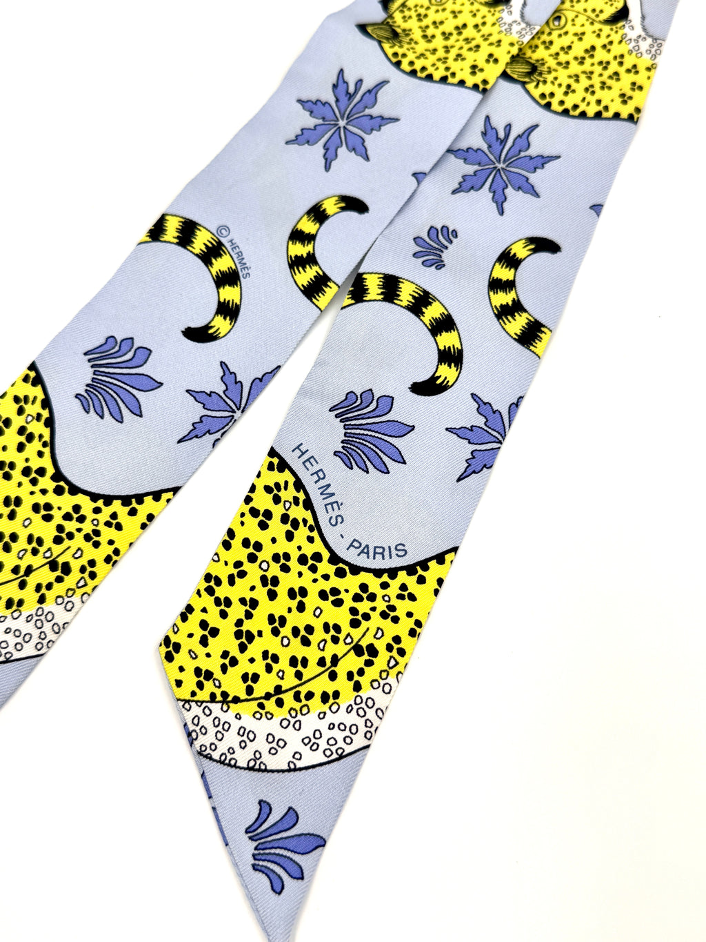 Pre-Owned Hermès Les Leopards Silk Twilly Pristine