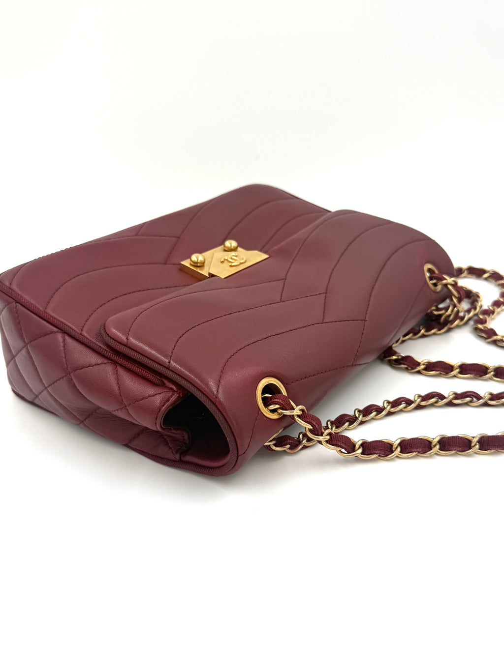 Pre-owned Chanel Burgundy Paris-Seoul Pagoda Flap Bag with Gold Hardware - Authenticated
