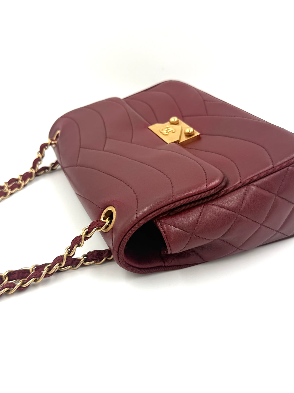Pre-owned Chanel Burgundy Paris-Seoul Pagoda Flap Bag with Gold Hardware - Authenticated