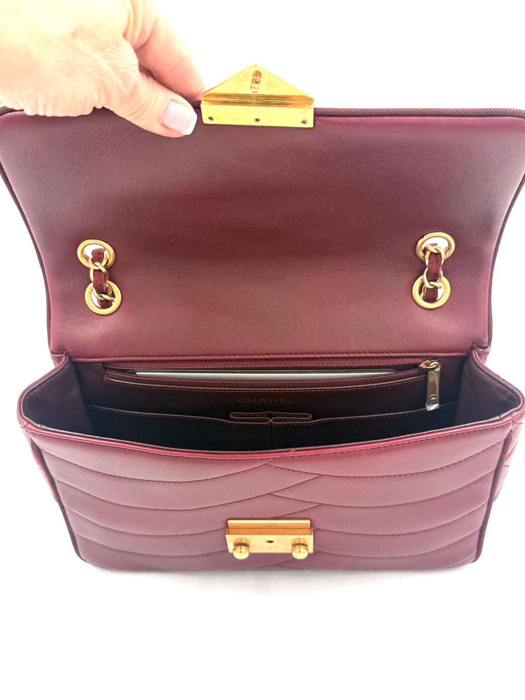 Pre-owned Chanel Burgundy Paris-Seoul Pagoda Flap Bag with Gold Hardware - Authenticated