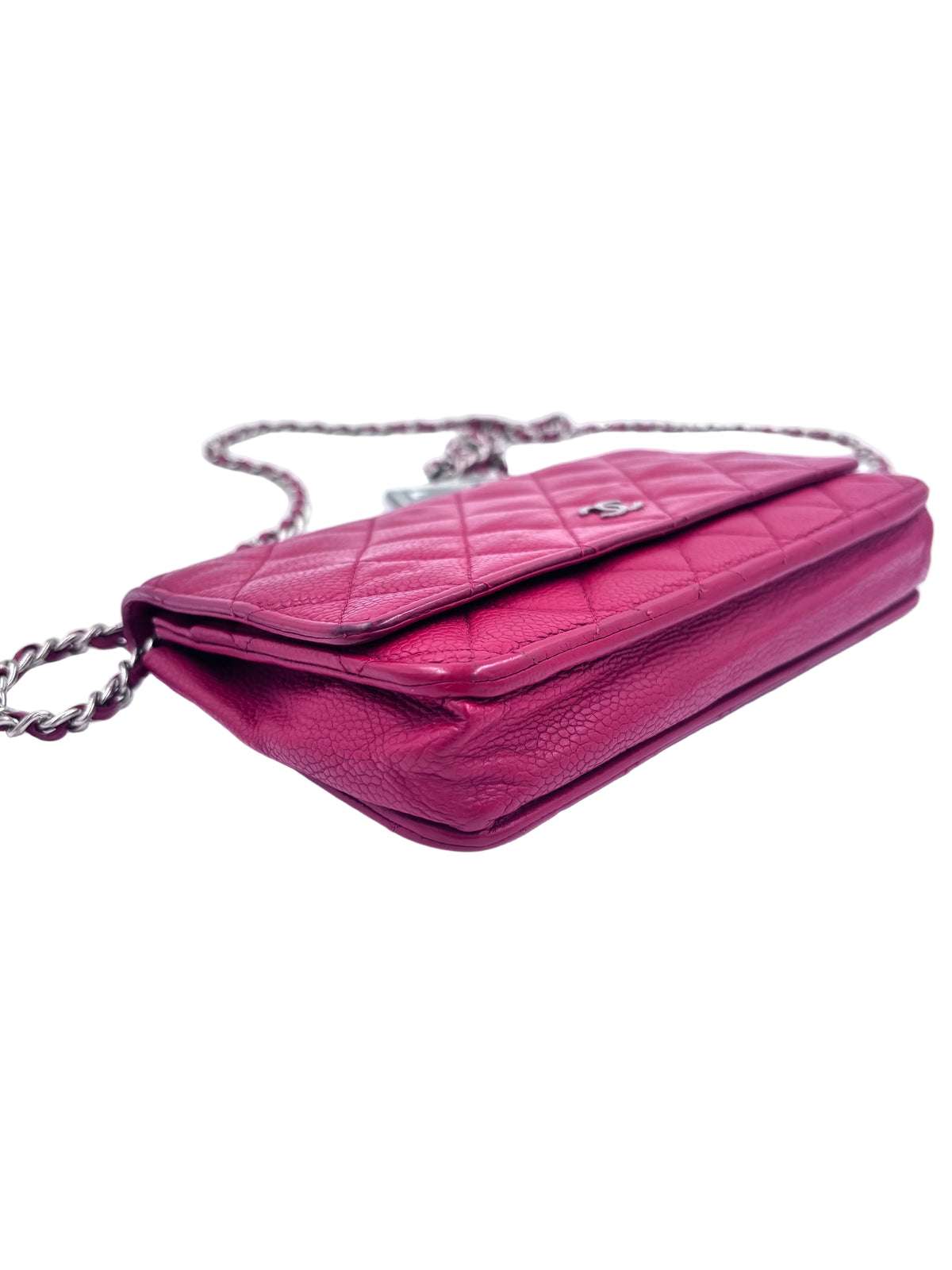Pre-Owned Chanel Classic Wallet On Chain (WOC) Red Quilted Caviar Leather - Authenticated