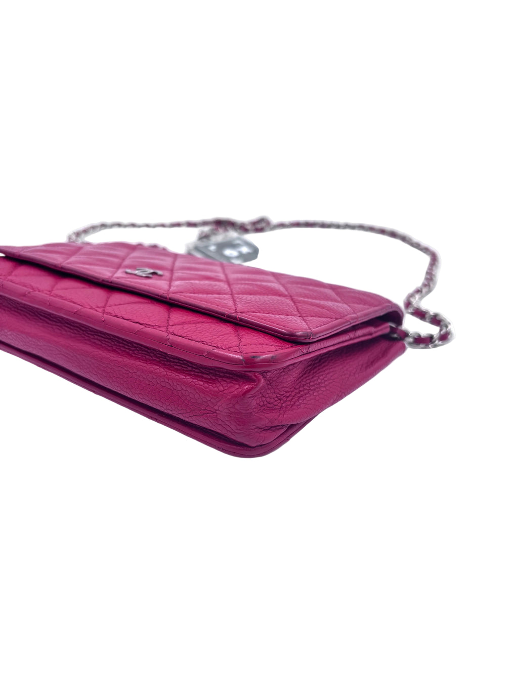 Pre-Owned Chanel Classic Wallet On Chain (WOC) Red Quilted Caviar Leather - Authenticated