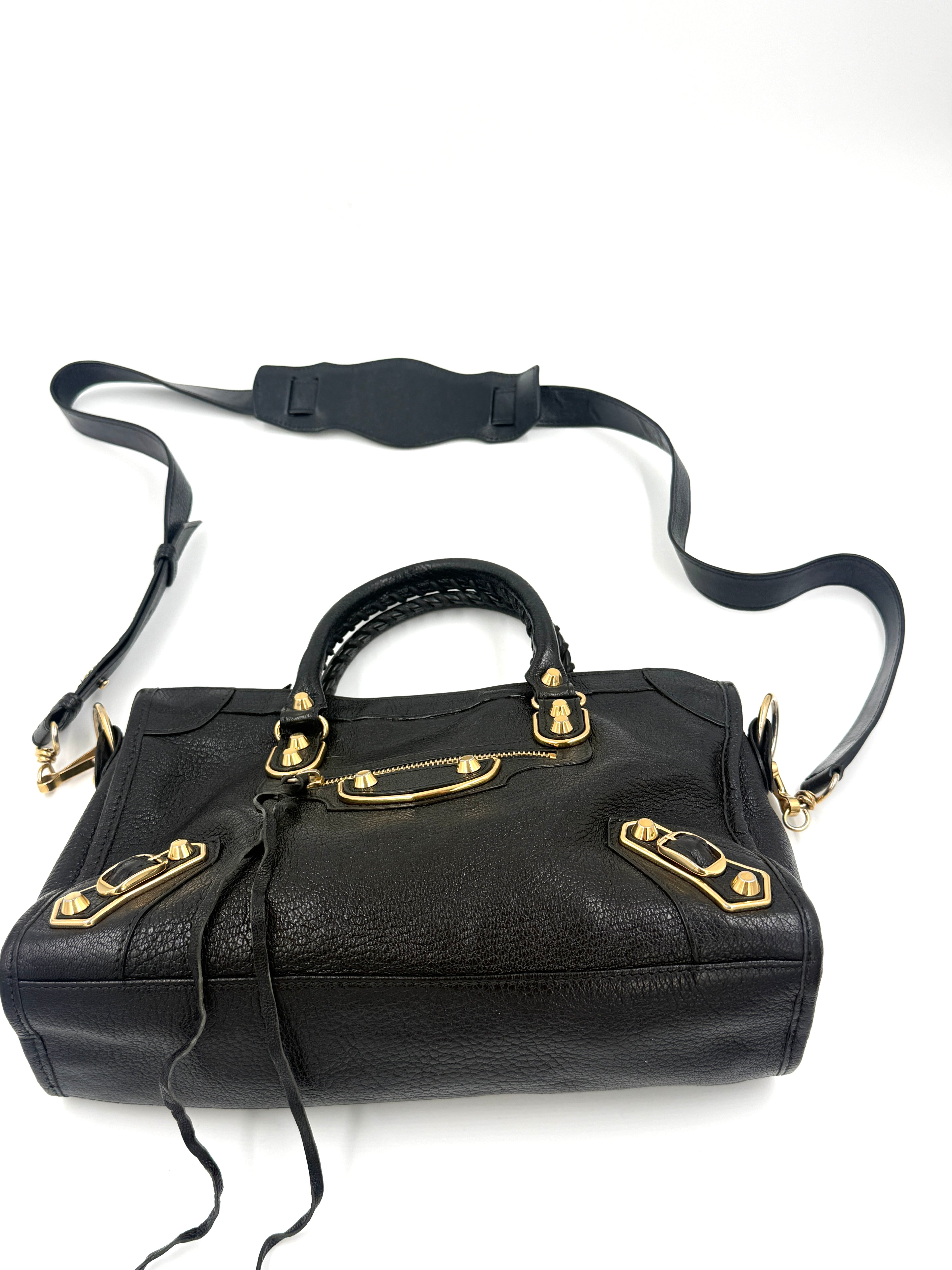 Pre-Owned Balenciaga Black Agneau Gold Metallic Edge Classic City Bag Small - Authenticated