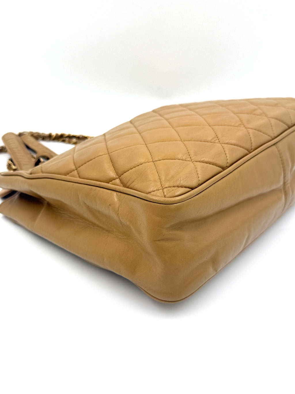 Pre-Owned Chanel Vintage Beige Matelasse Shopper with Gold Hardware - Authenticated