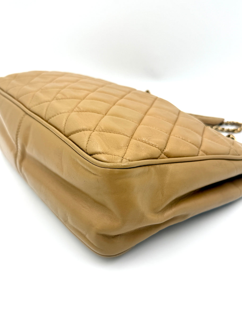 Pre-Owned Chanel Vintage Beige Matelasse Shopper with Gold Hardware - Authenticated