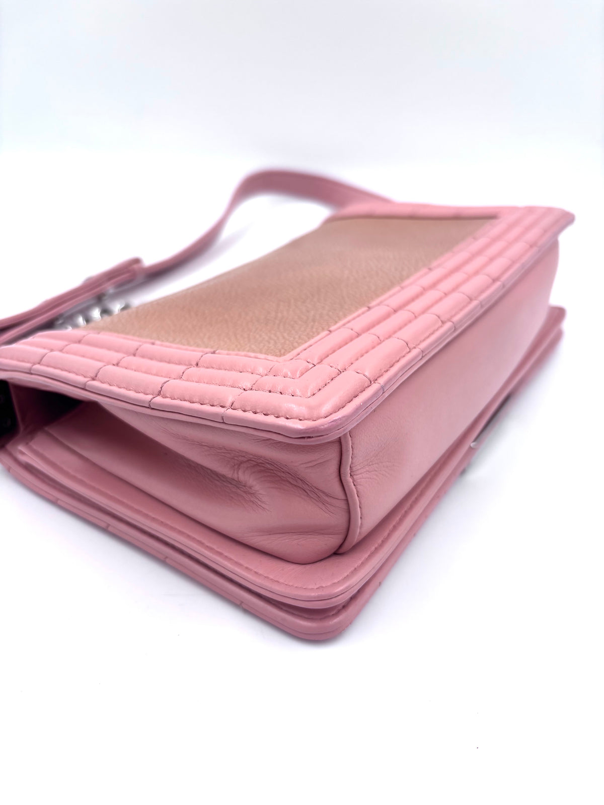 Pre-Owned Chanel Rare Pink and Nude Medium Galuchat Stingray Leather Boy Bag with Chrome Hardware - Authenticated