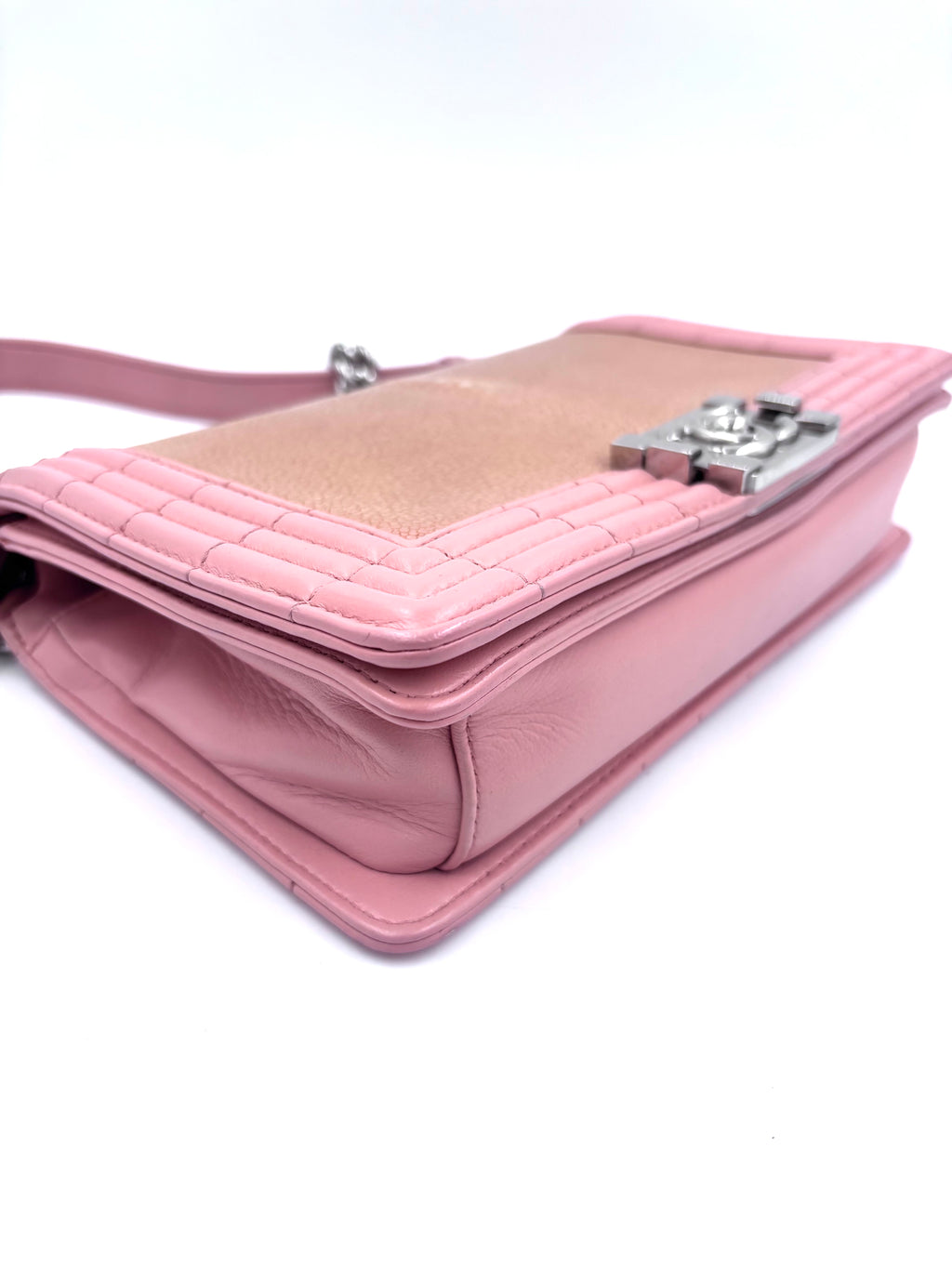 Pre-Owned Chanel Rare Pink and Nude Medium Galuchat Stingray Leather Boy Bag with Chrome Hardware - Authenticated