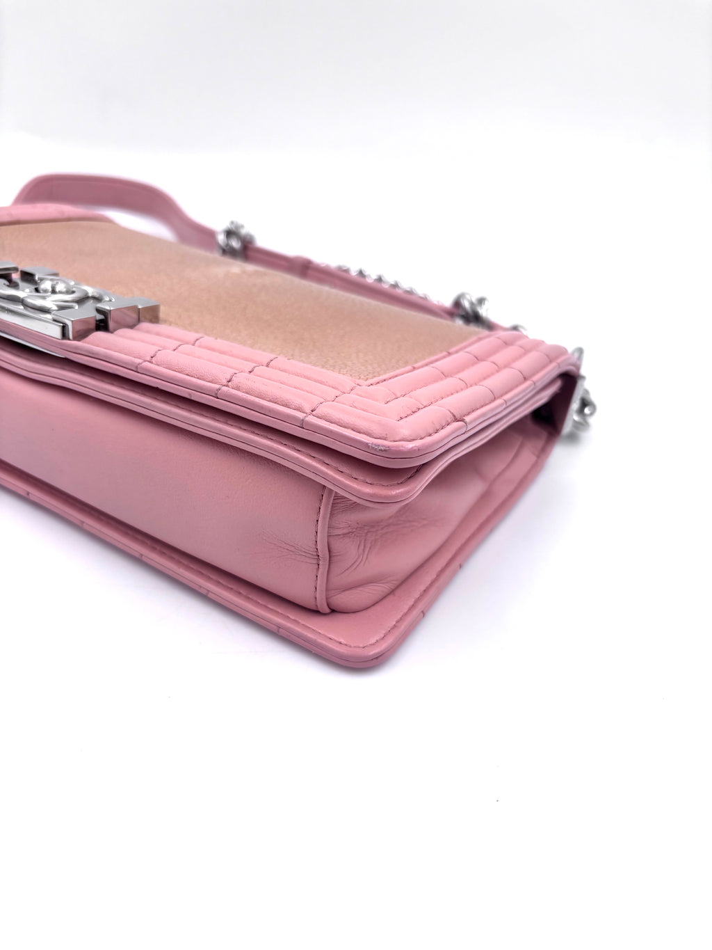 Pre-Owned Chanel Rare Pink and Nude Medium Galuchat Stingray Leather Boy Bag with Chrome Hardware - Authenticated