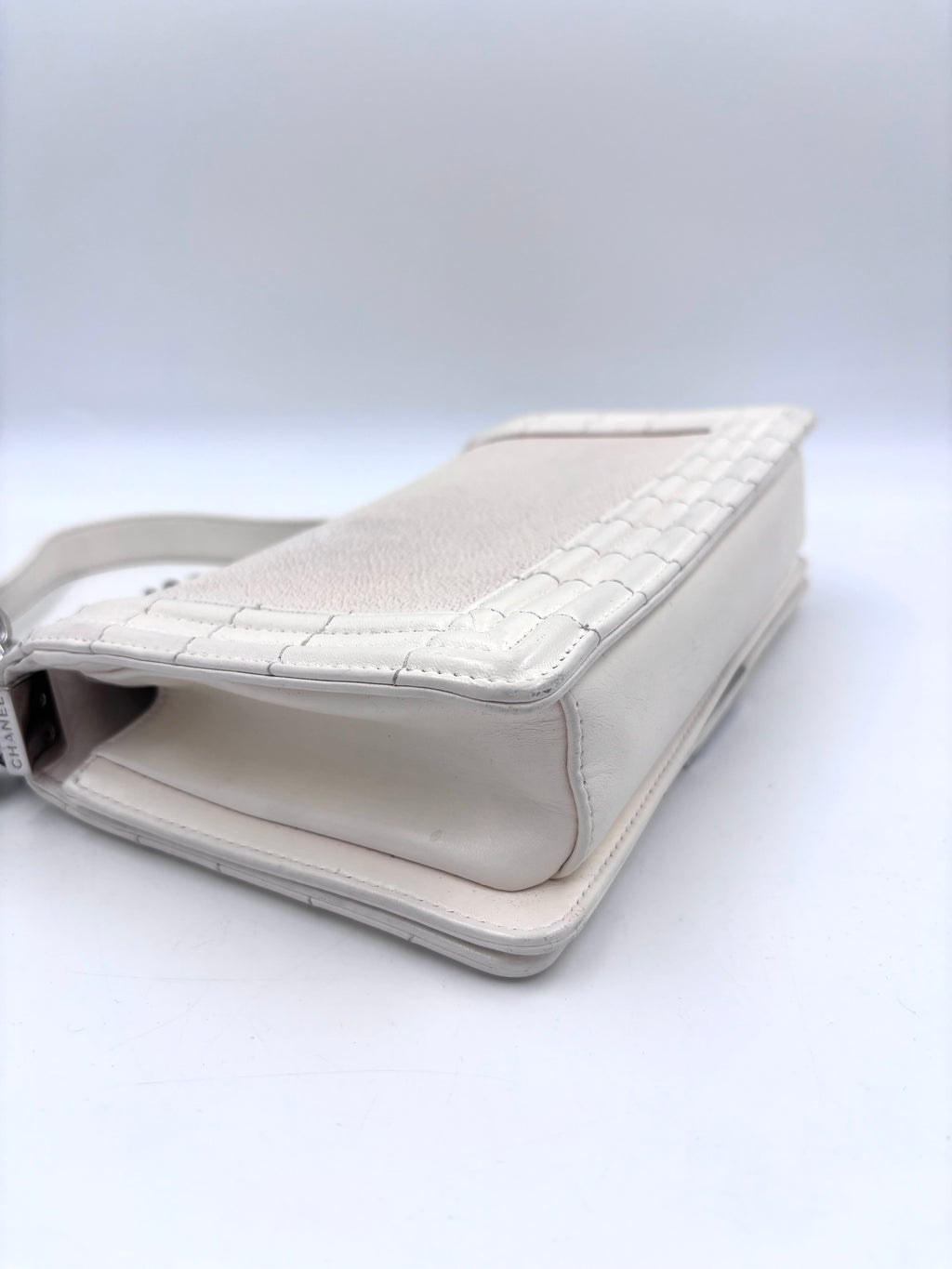 Pre-Owned Chanel Ivory Stingray Galuchat Medium Boy Bag Series 16 2012 - Authenticated