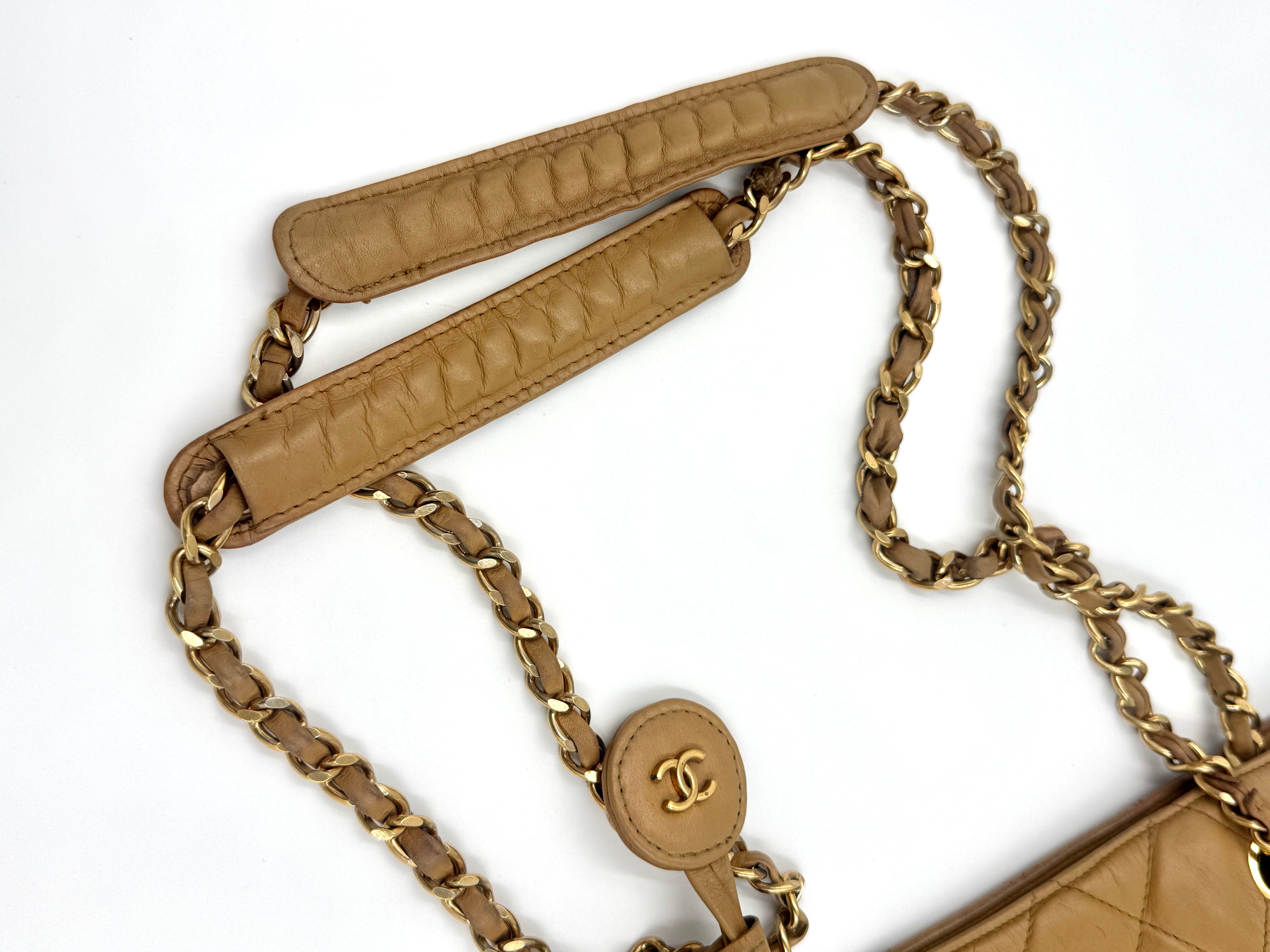 Pre-Owned Chanel Vintage Beige Matelasse Shopper with Gold Hardware - Authenticated